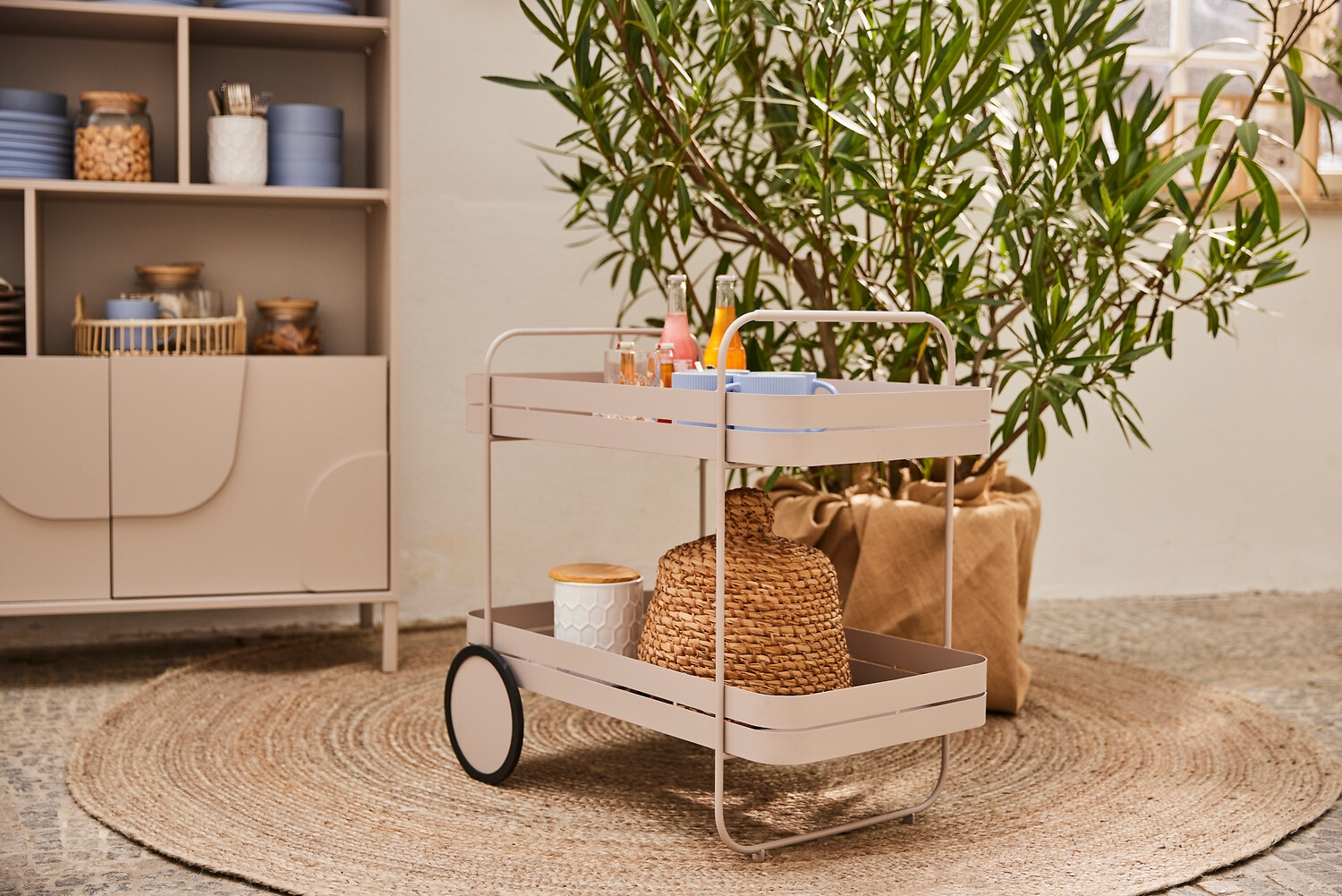 Spinder Design Servierwagen »GIN & TROLLY« 1 Stk. tlg. Servierwagen aus Stahl mit Gummirädern