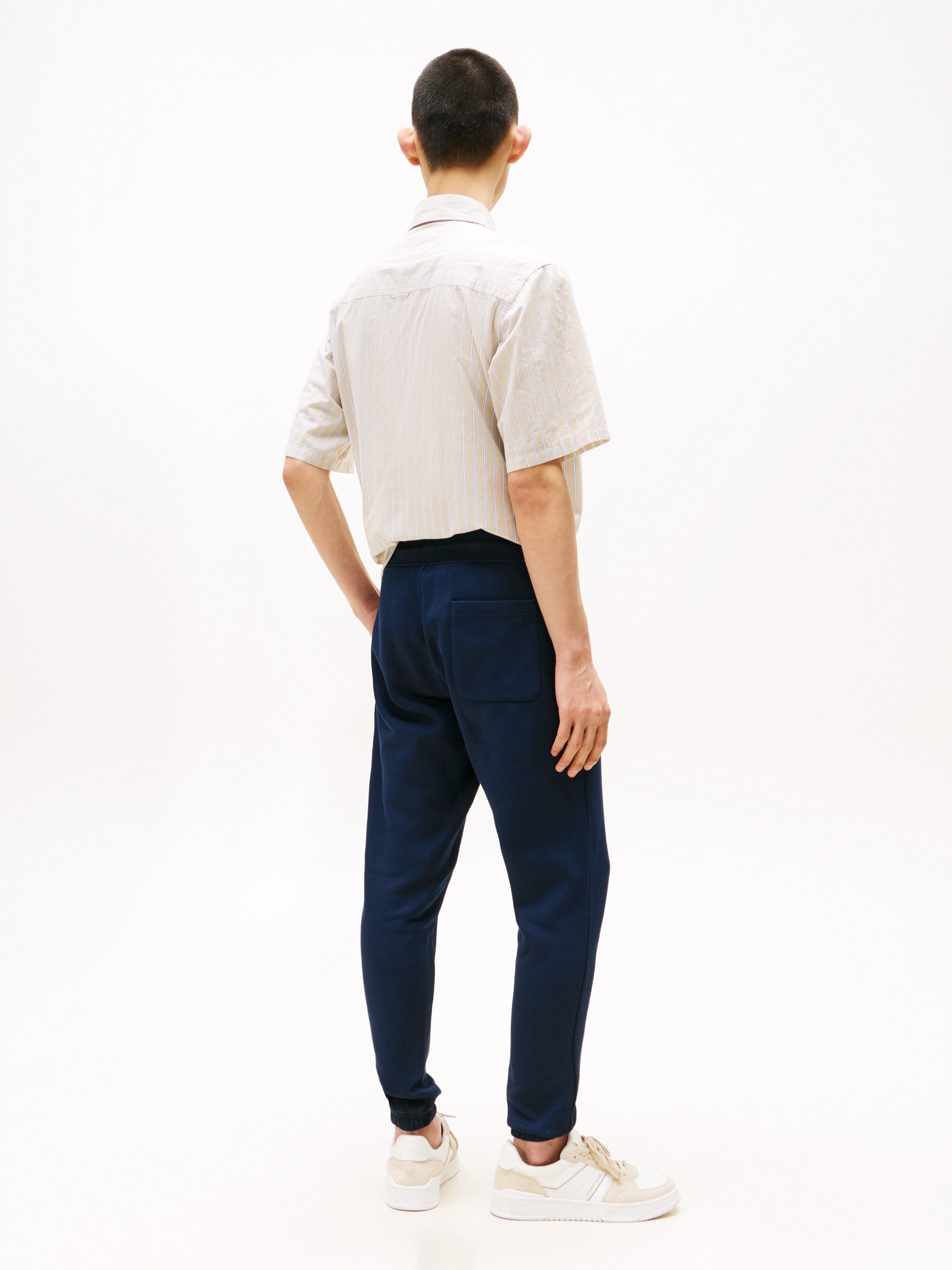 Tommy Jeans Sweathose »TJM SLIM S FLAG SWEATPANT«, Mit Kordelzug