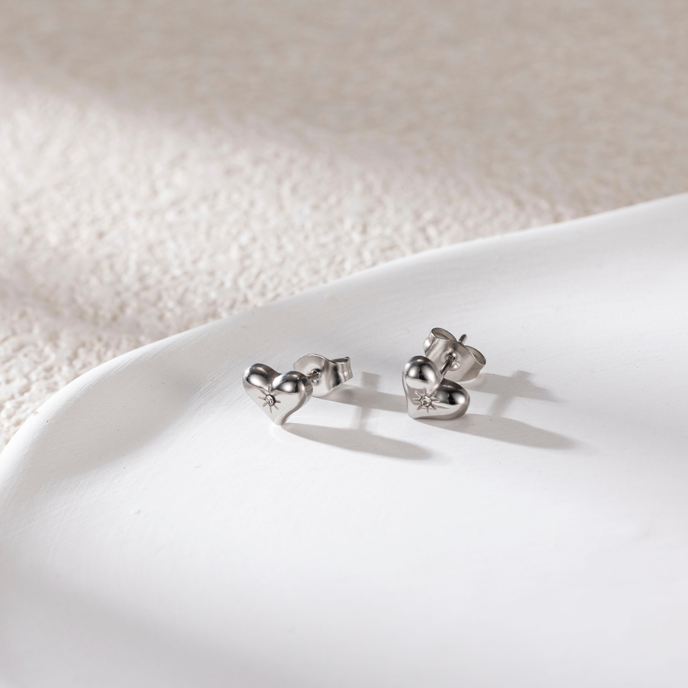 Firetti Paar Ohrstecker »Schmuck Geschenk Edelstahl Ohrschmuck Ohrringe Herz« mit Zirkonia (synth.)