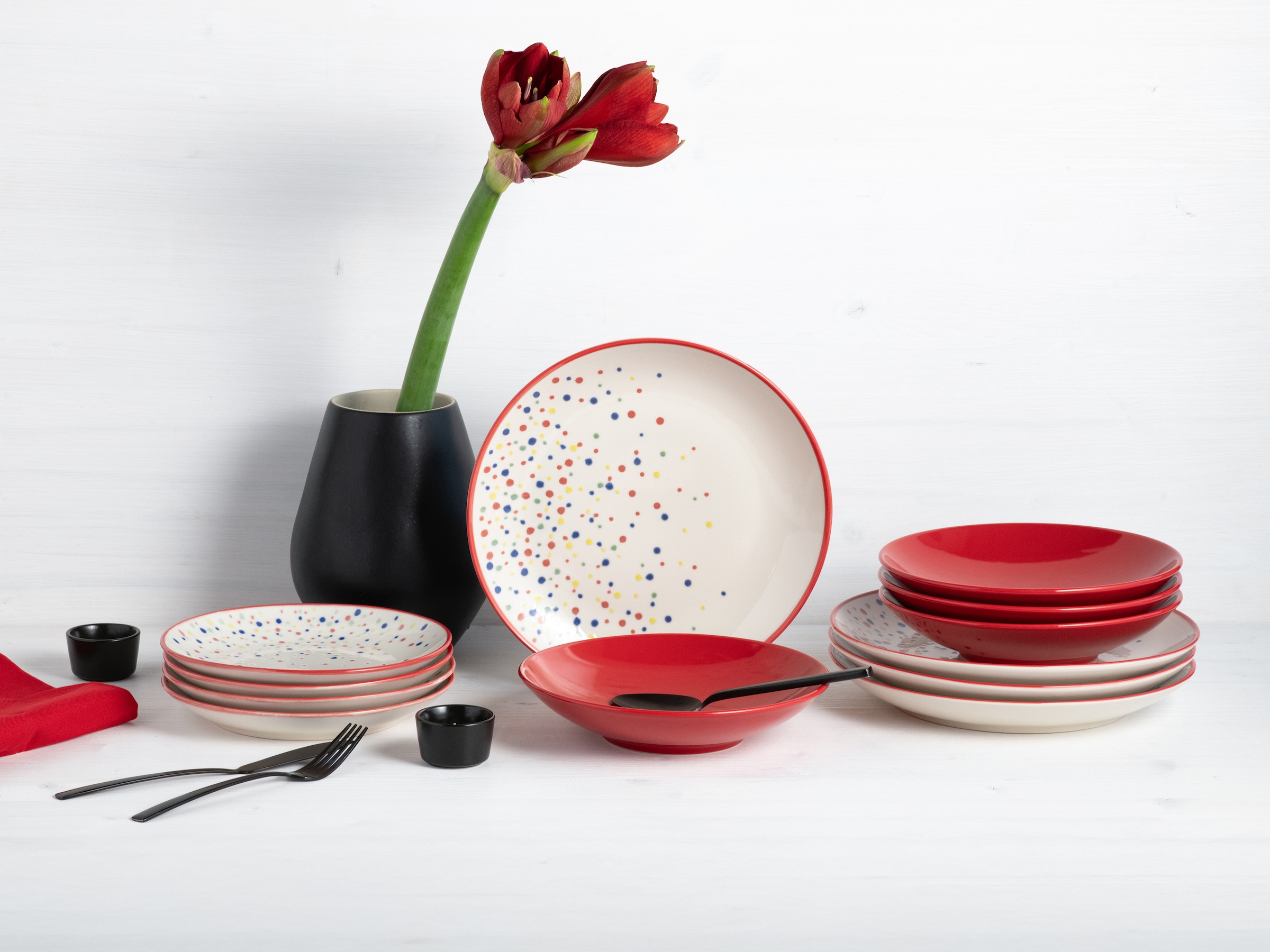 CreaTable Teller-Set »Joy, Teller Set 12-tlg.« Unregelmäßige bunte Punkte, Gute Laune Geschirr, Frisch, Freundlich