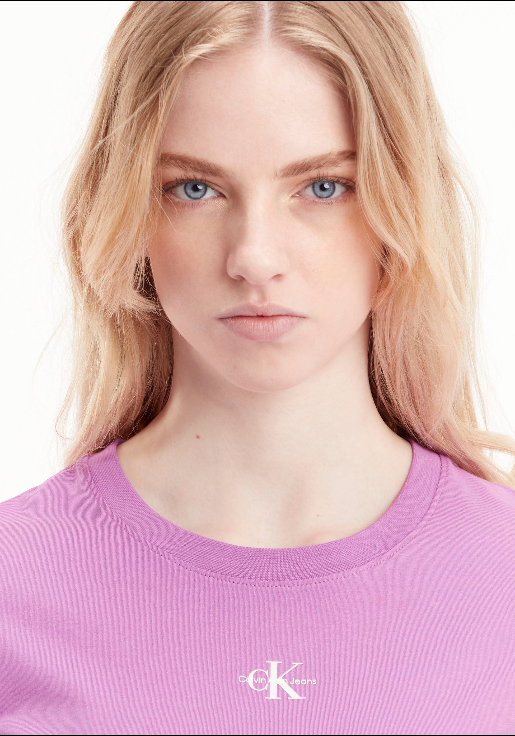 Calvin Klein Jeans T-Shirt »MICRO MONOLOGO SLIM FIT TEE«, mit  Rundhalsausschnitt bei ♕ | T-Shirts