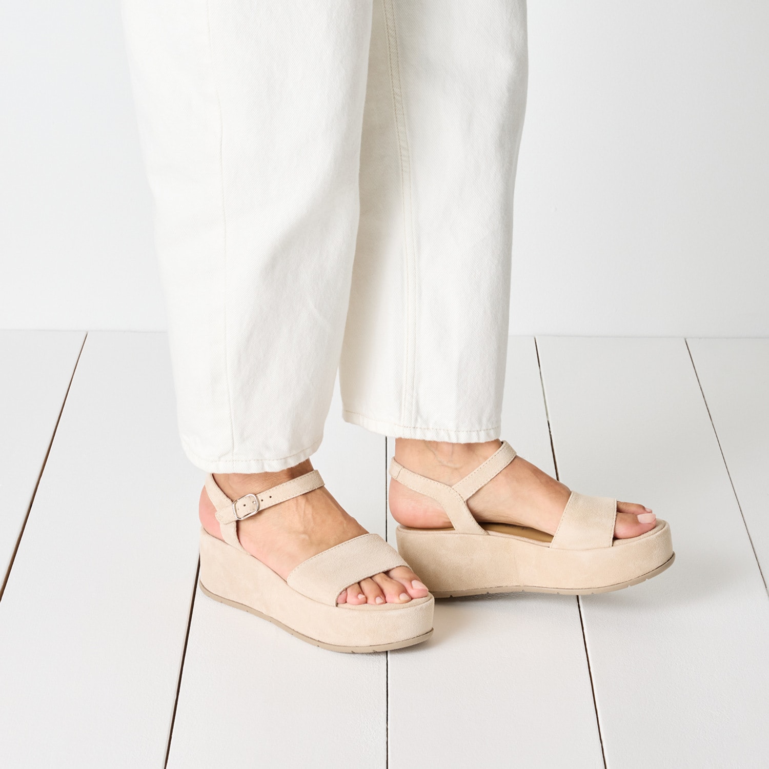Tamaris Keilsandalette  Riemchensandale, Sommerschuh mit auffälliger Keilsohle