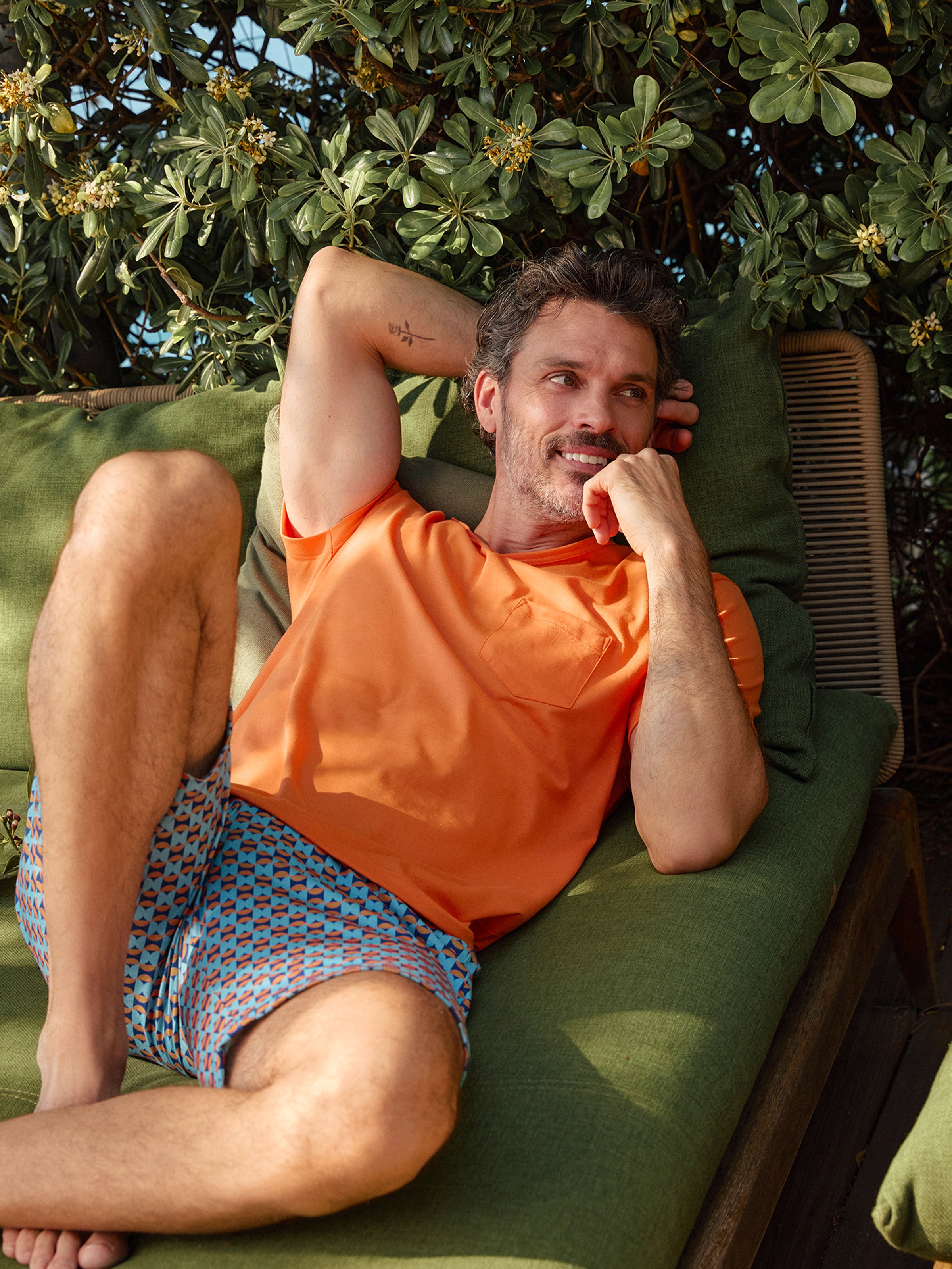CALIDA Shorty »Relax Imprint 4« 2 mit V-Ausschnitt und kurzen Ärmeln, Hose gemustert