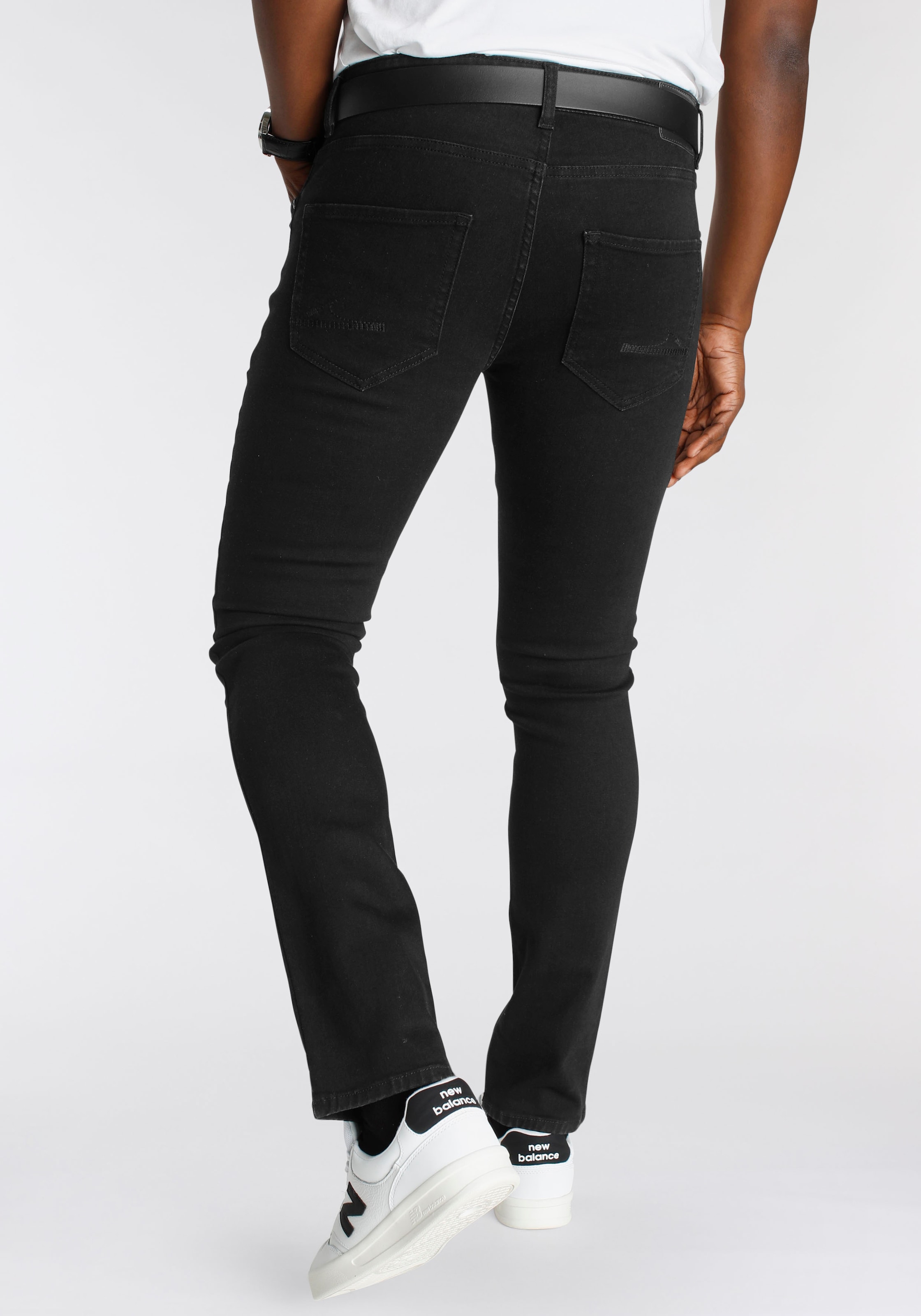 DELMAO Stretch-Jeans »"Reed"«, gerader Beinschnitt, Used-Look-Waschung, niedrige Leibhöhe