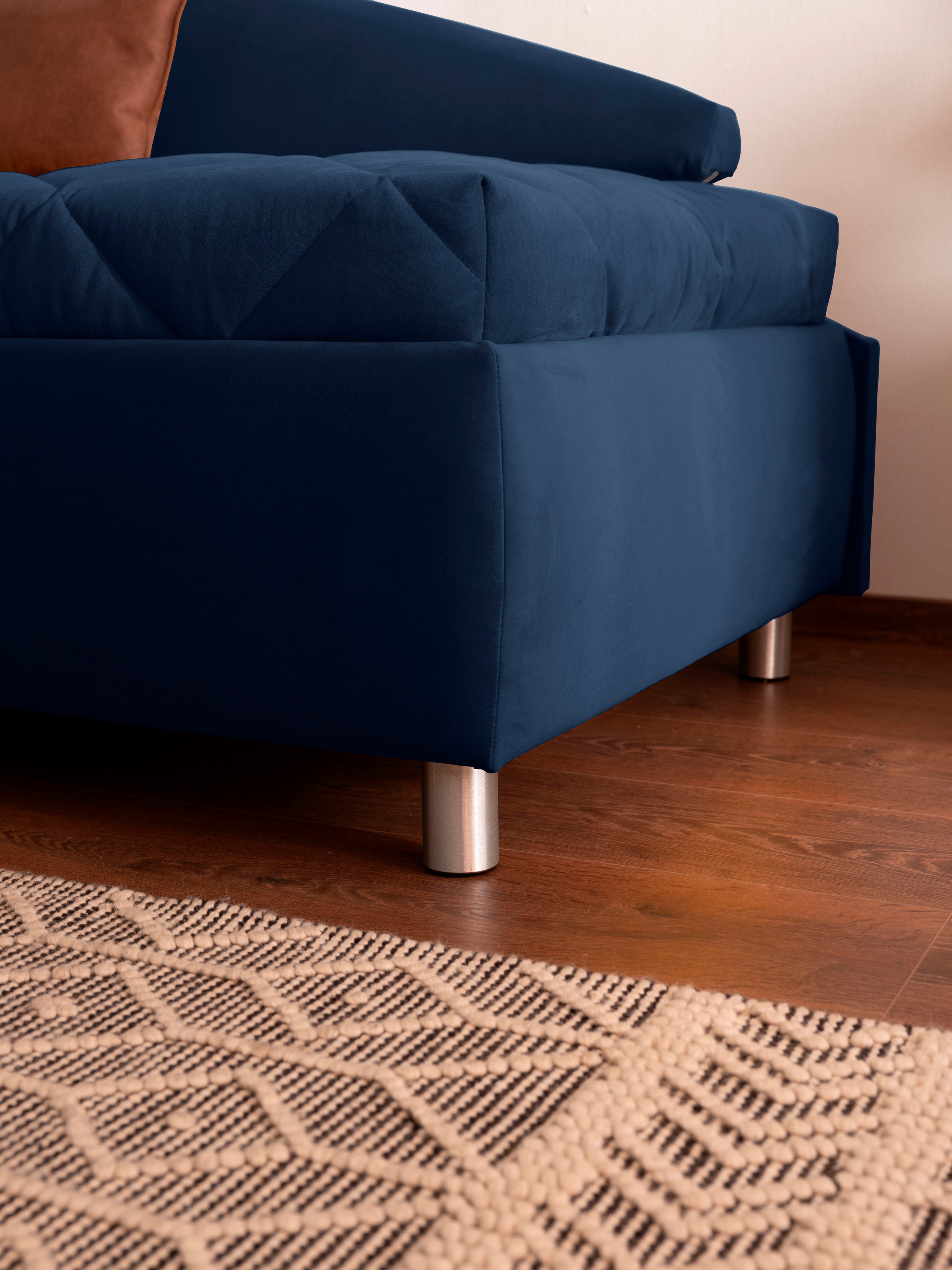 alina Schlafsofa »Lindsay«, Bettkasten, Zierkissen-Set aus: 2 Stk. 40x40cm, 1 Stk. 30x30cm