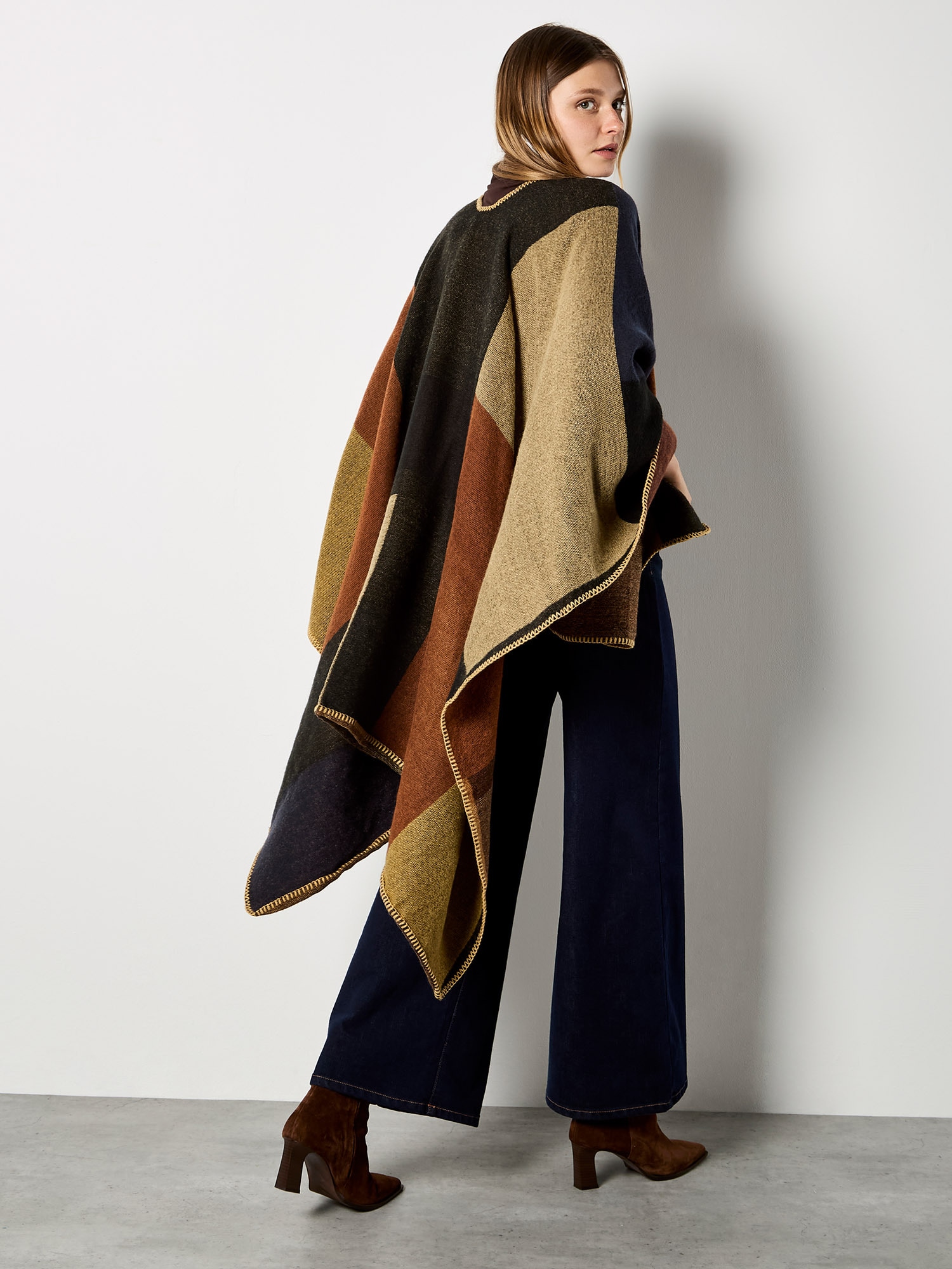 Apricot Strickjacke »Poncho« mit geomertischem Muster