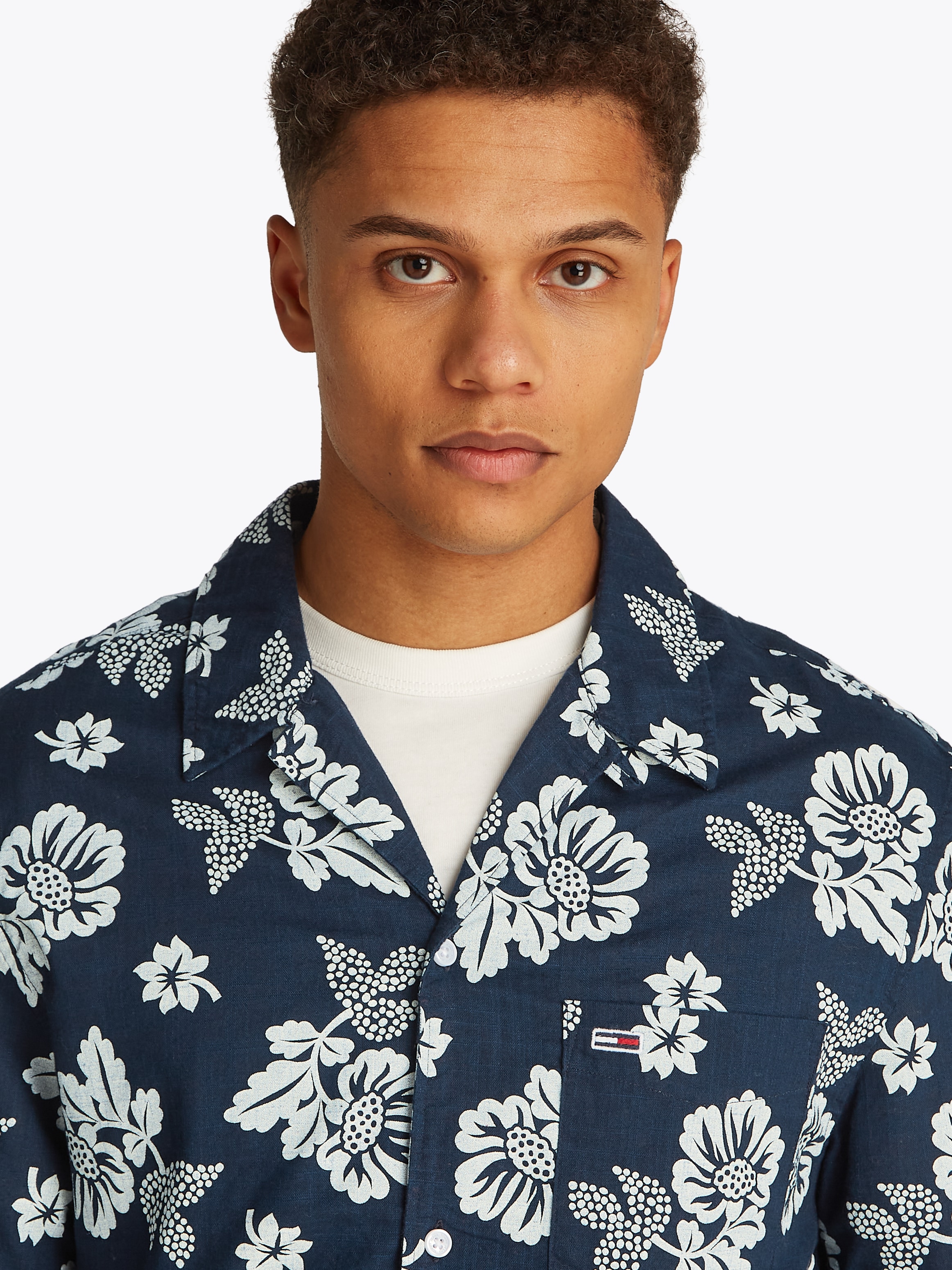 Tommy Jeans Plus Kurzarmhemd »TJM REG SLUB AOP SS SHIRT EXT«, Große Größen