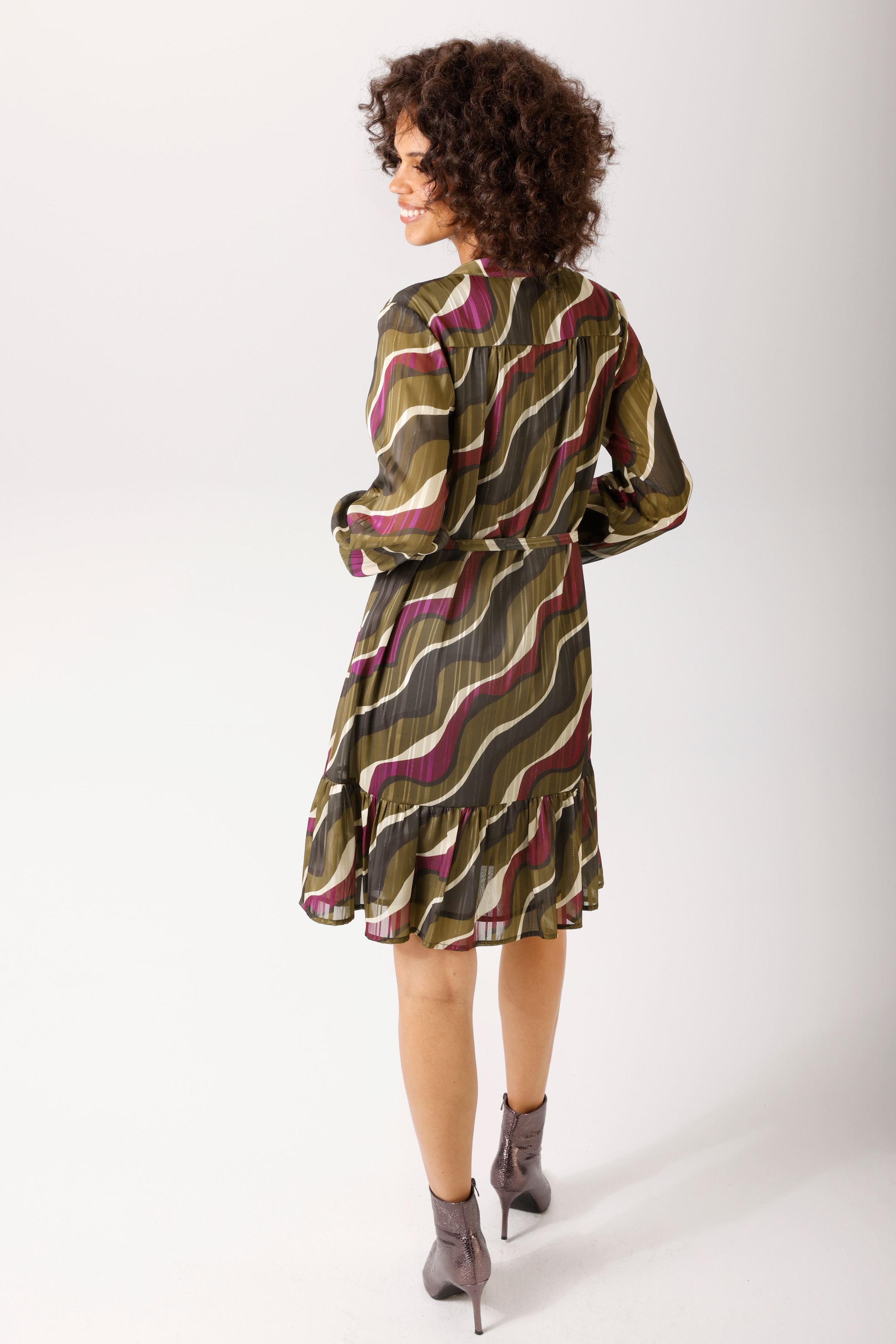Aniston CASUAL Blusenkleid mit abnehmbarem Bindegürtel,  mit goldfarbenen Glanzfäden im grafischen Druck - NEUE KOLLEKTION