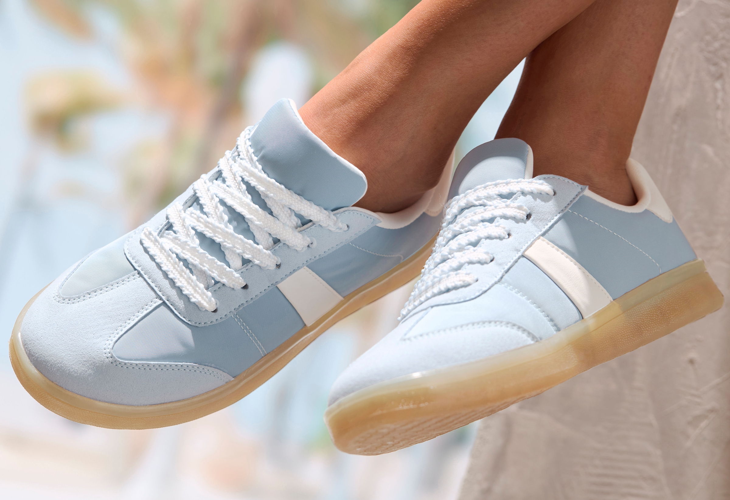 LASCANA Sneaker »Schnürschuh, Halbschuh, Freizeitschuh«, mit angesagter Sohle VEGAN