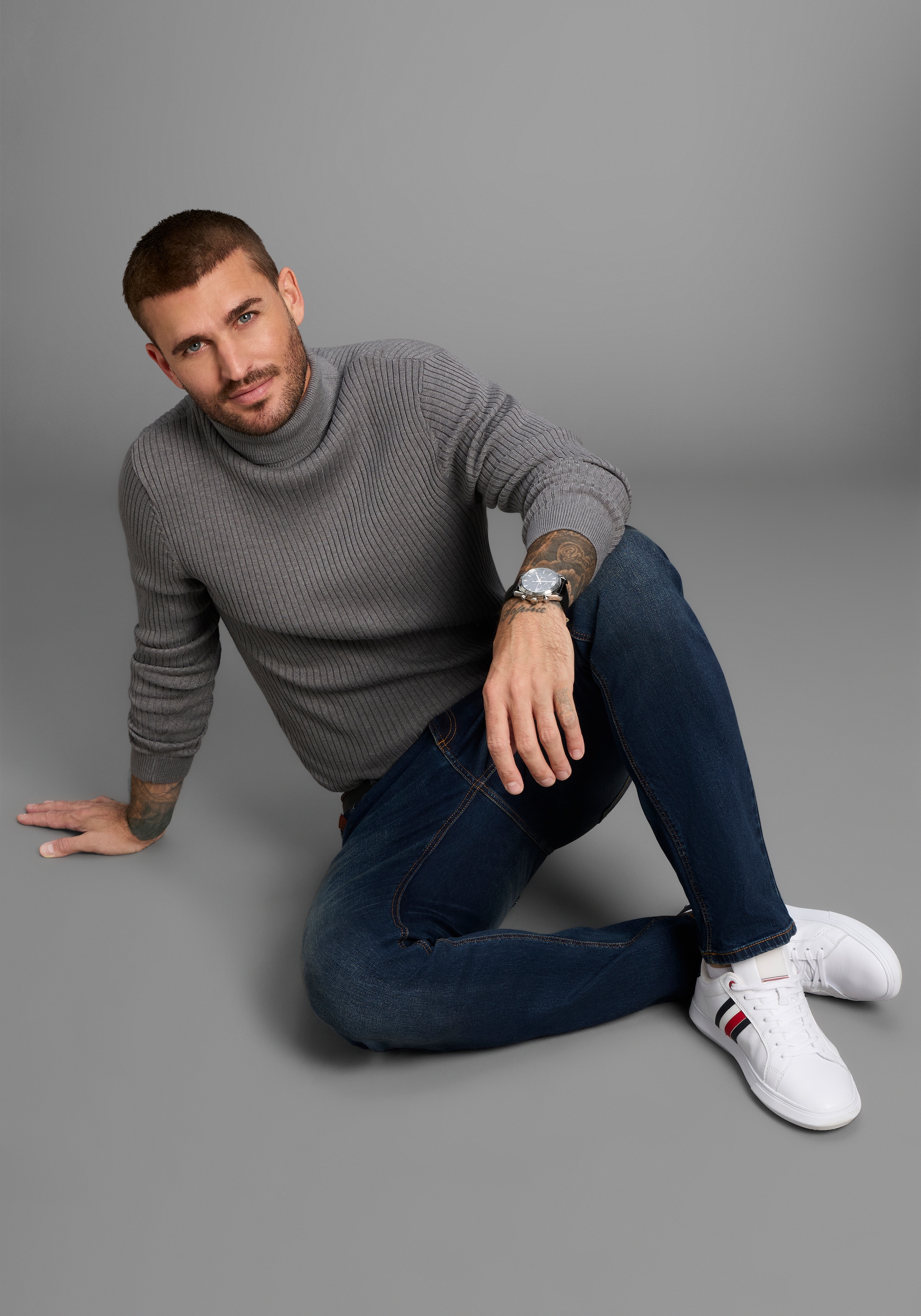 Bruno Banani Straight-Jeans »Hutch«, gerade Beinform, teilweise mit modischen Destroyed-Effekten