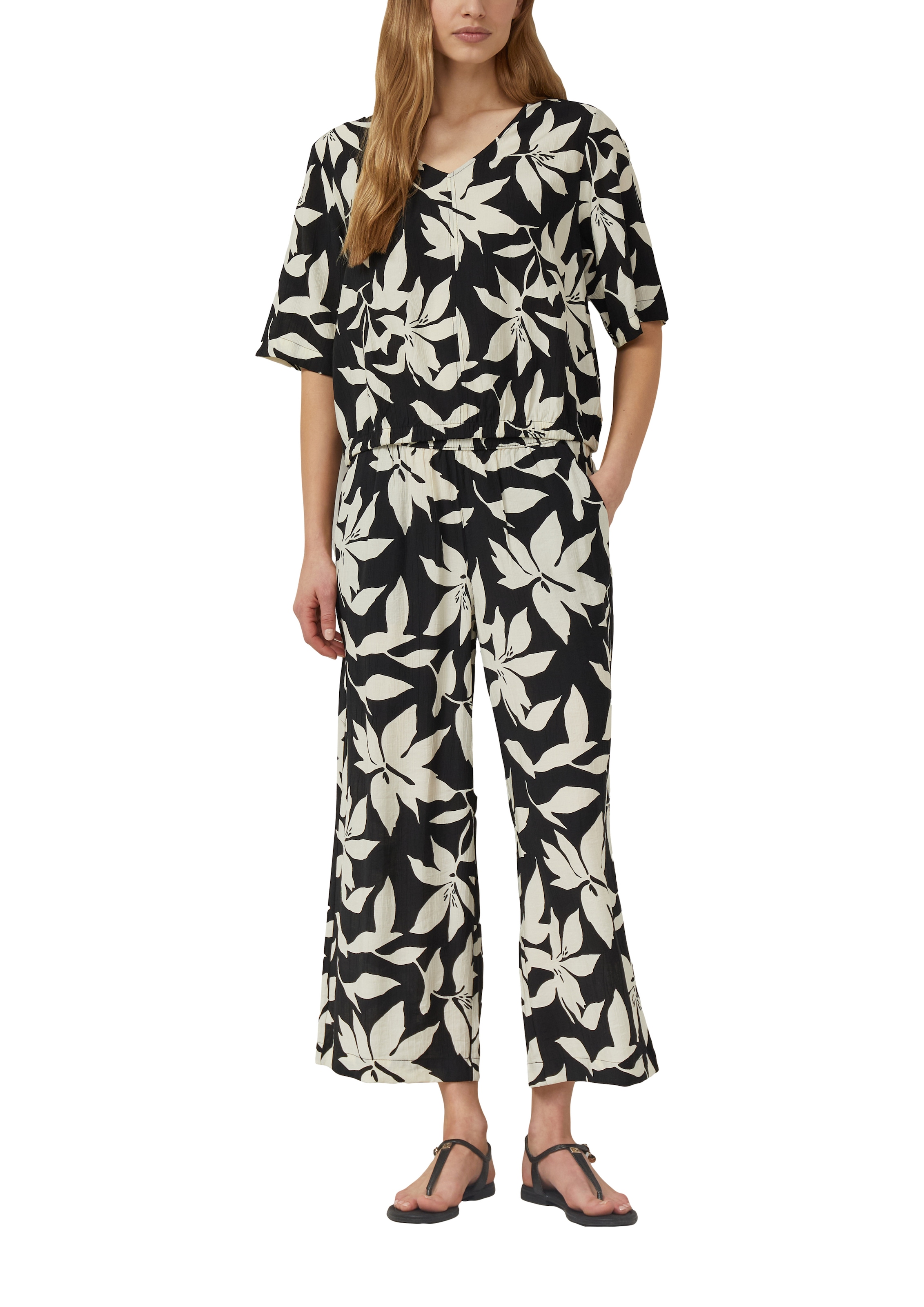 s.Oliver Shirtbluse weite Passform, V-Ausschnitt