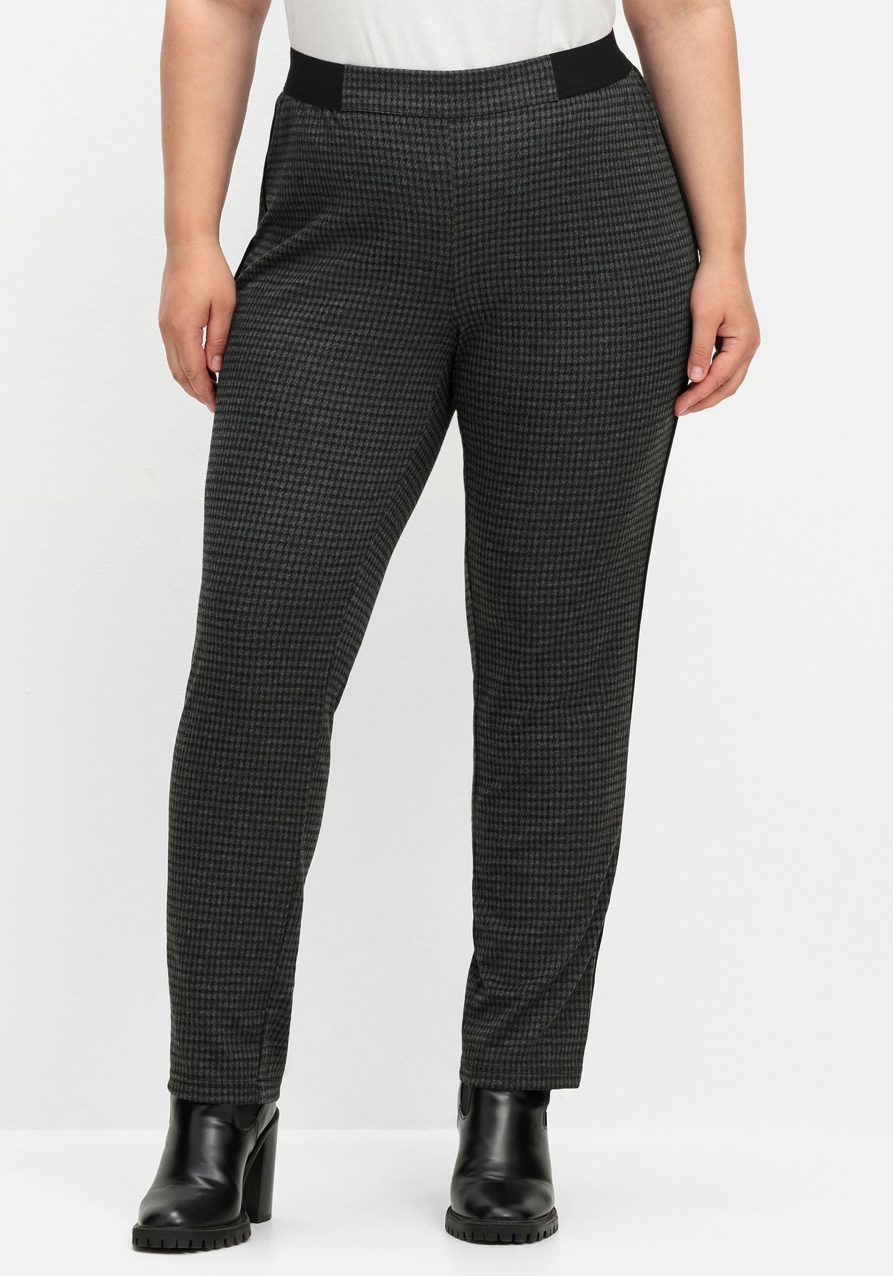 Sheego Schlupfhose »Schmale Hose mit grafischem Muster und Stretchbund«