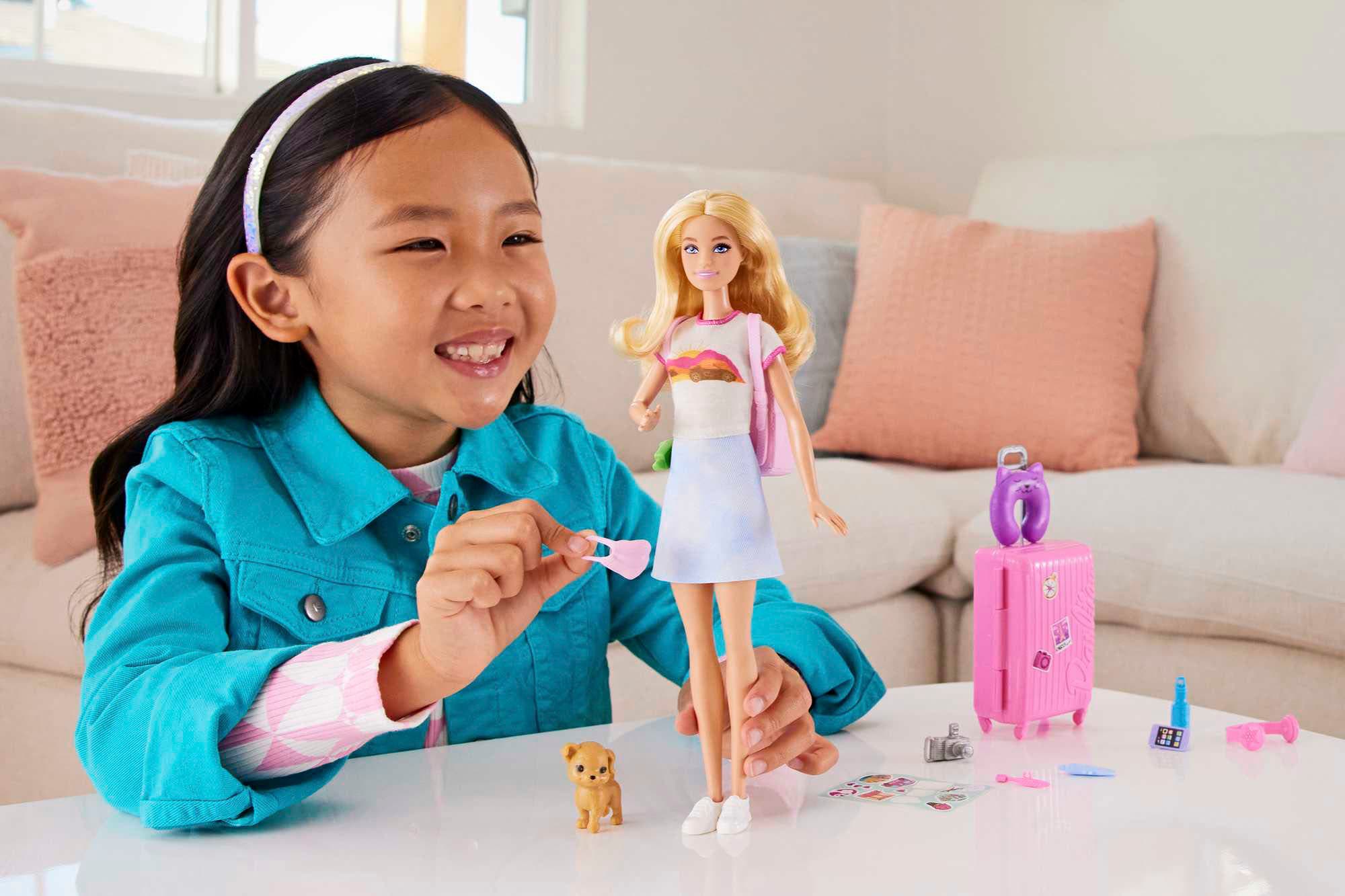 Barbie Anziehpuppe »Reiseset mit Hündchen & Urlaubs-Zubehör«, inklusive Puppe