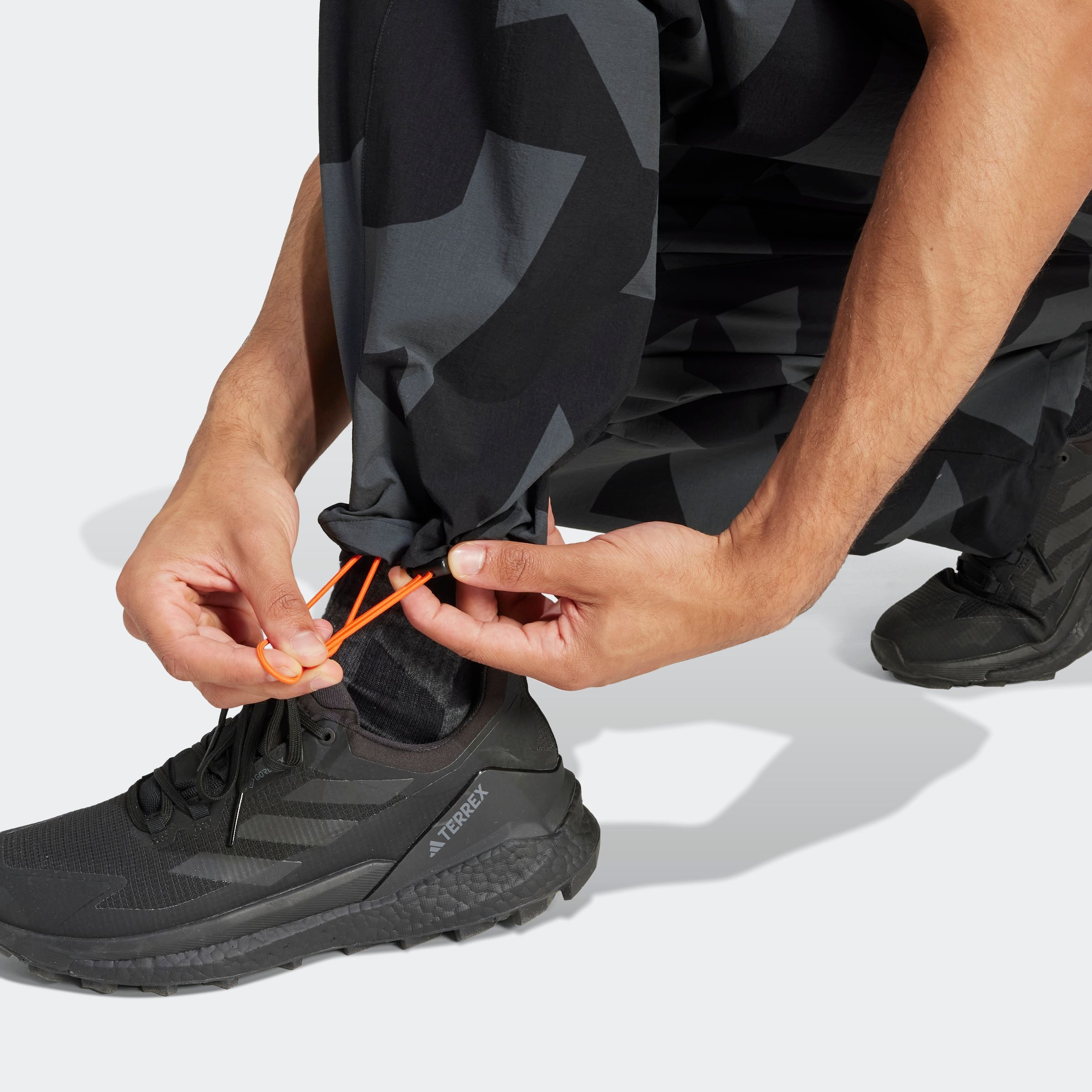 adidas TERREX Outdoorhose »CARGO AOP PANTS«, (1 tlg.)