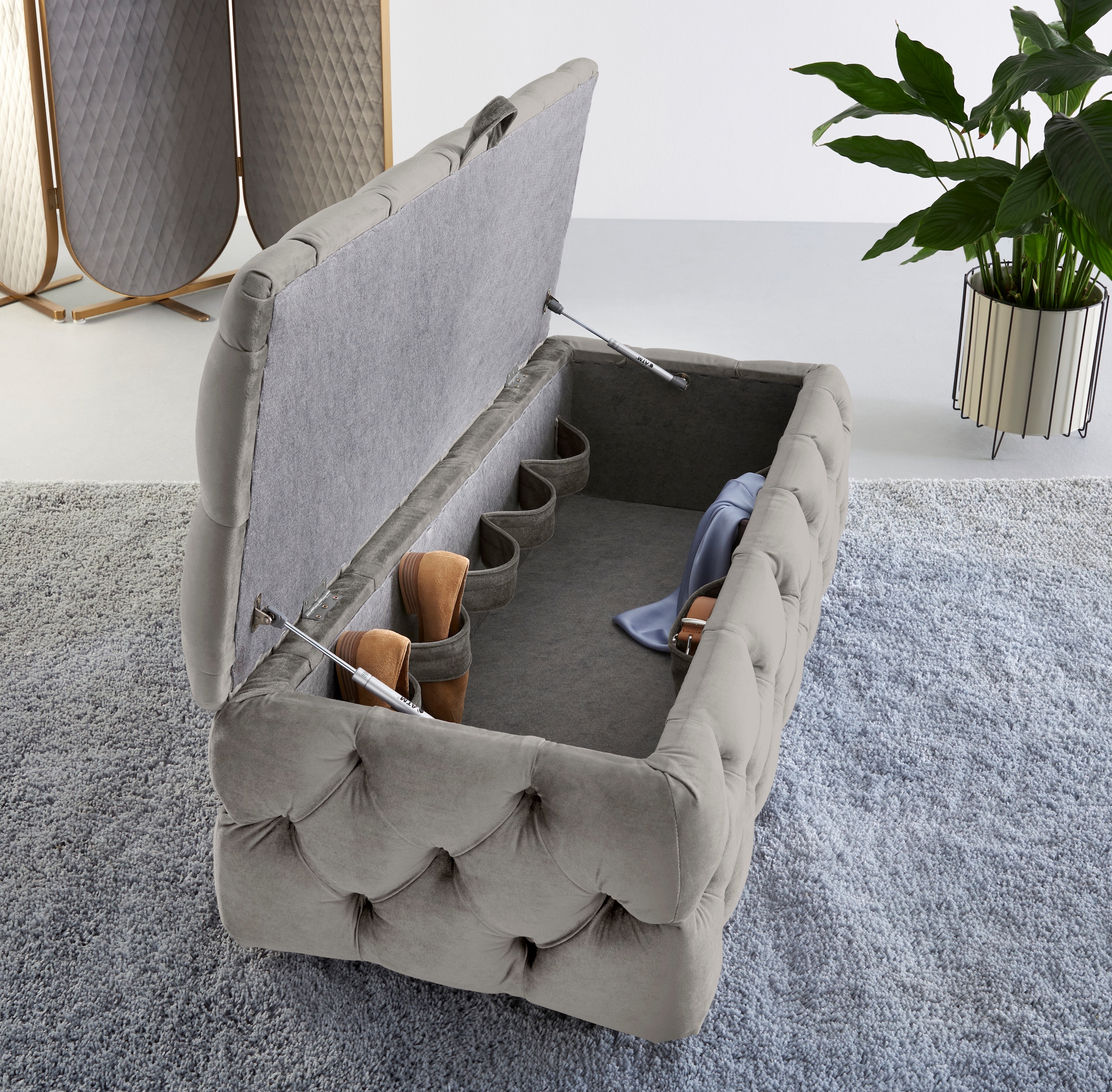 Guido Maria Kretschmer Home&Living Polsterhocker »KALINA, hochwertige Knopfheftung, B/T/H: 120/55/45 cm«, mit Staufach und innenliegenden Laschen zur besseren Aufbewahrung