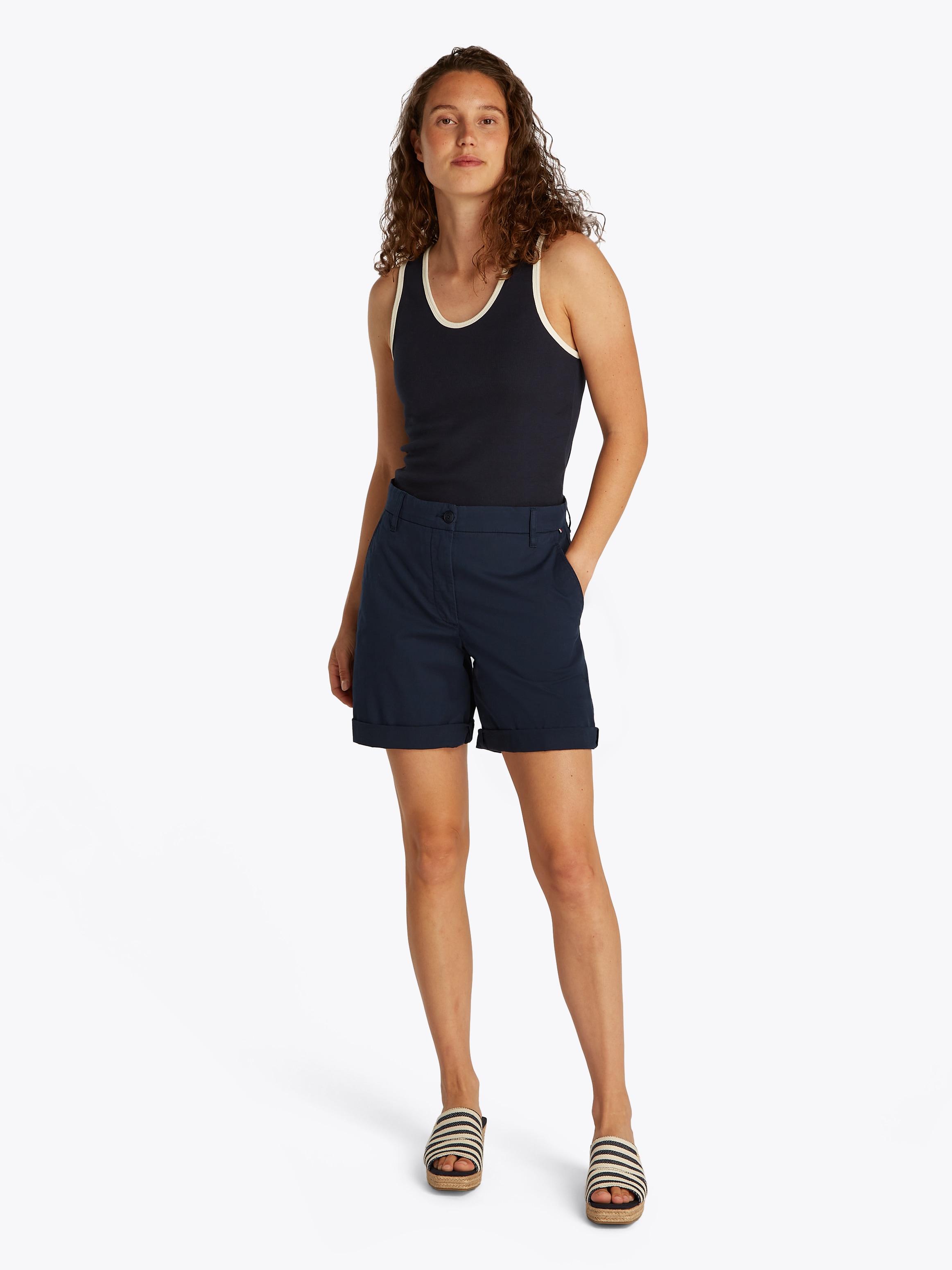 Tommy Hilfiger Chinoshorts »CO BLEND GMD CHINO SHORT«, mit Umschlagsaum