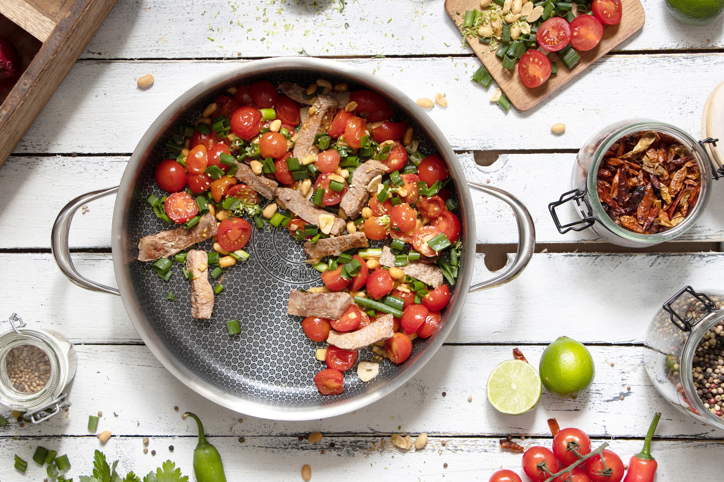 Elo Premium Servierpfanne »Relief Evolution Servierpfanne« Edelstahl 18/10 2 tlg. tlg. durchgehender Aluminium-Kern, außen magnetischer Edelstahl