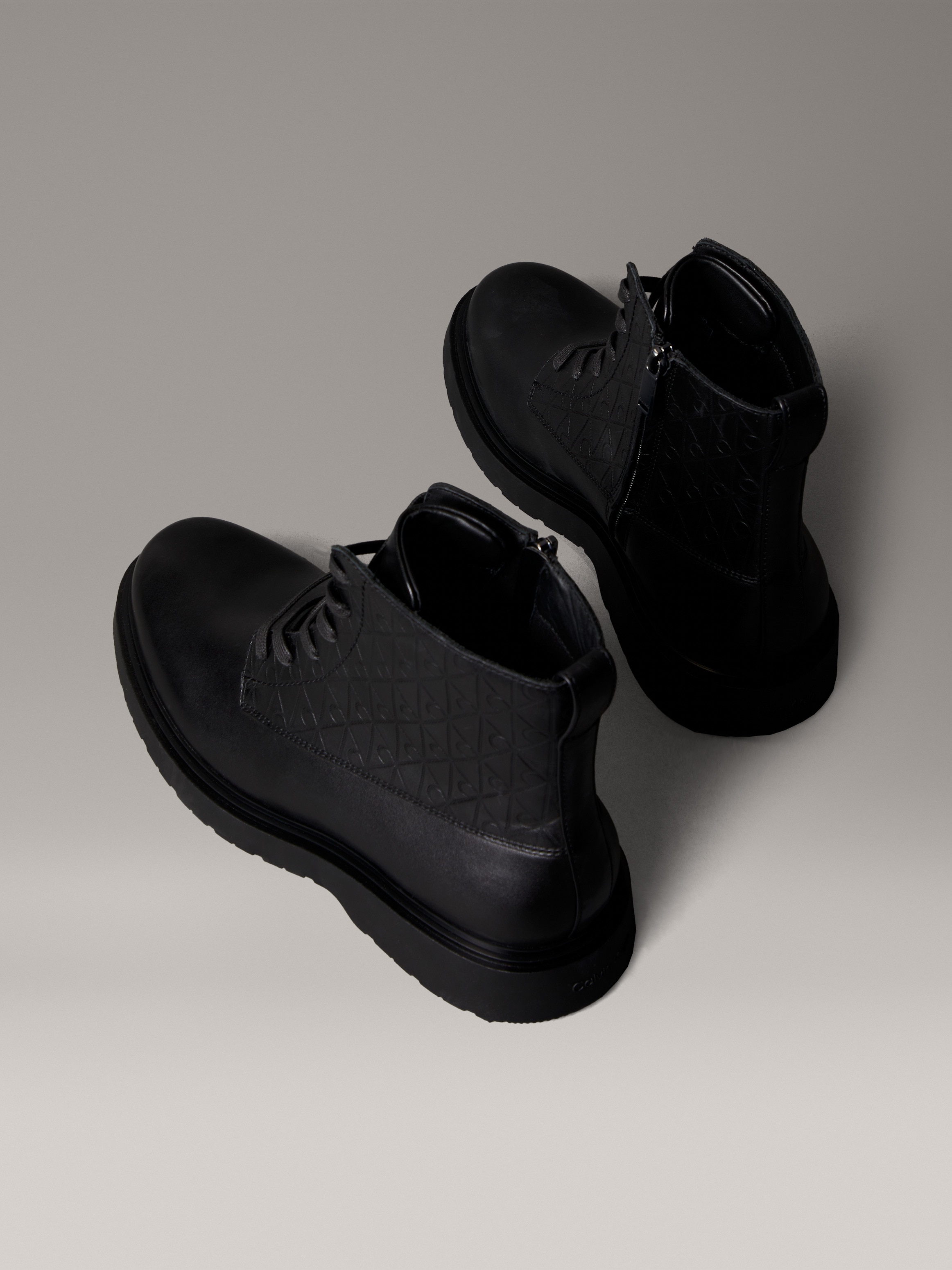 Calvin Klein Schnürboots »COMBAT ESS LACE UP ZIP BOOT AOP«  Schnürstiefelette, Boots mit Monogramm-Print am Schaft