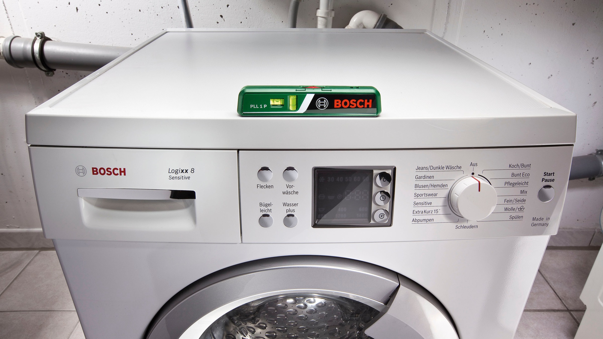 Bosch Home & Garden Lasermessgerät »PLL 1 P«, mit Wasserwaage, inklusive Batterien