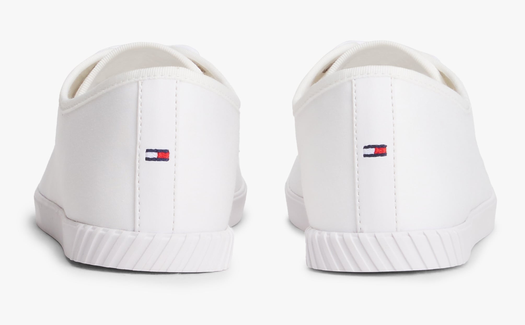 Tommy Hilfiger Sneaker »CANVAS LACE UP SNEAKER«, Freizeitschuh, Halbschuh, Schnürschuh mit gestickter Logoflagge