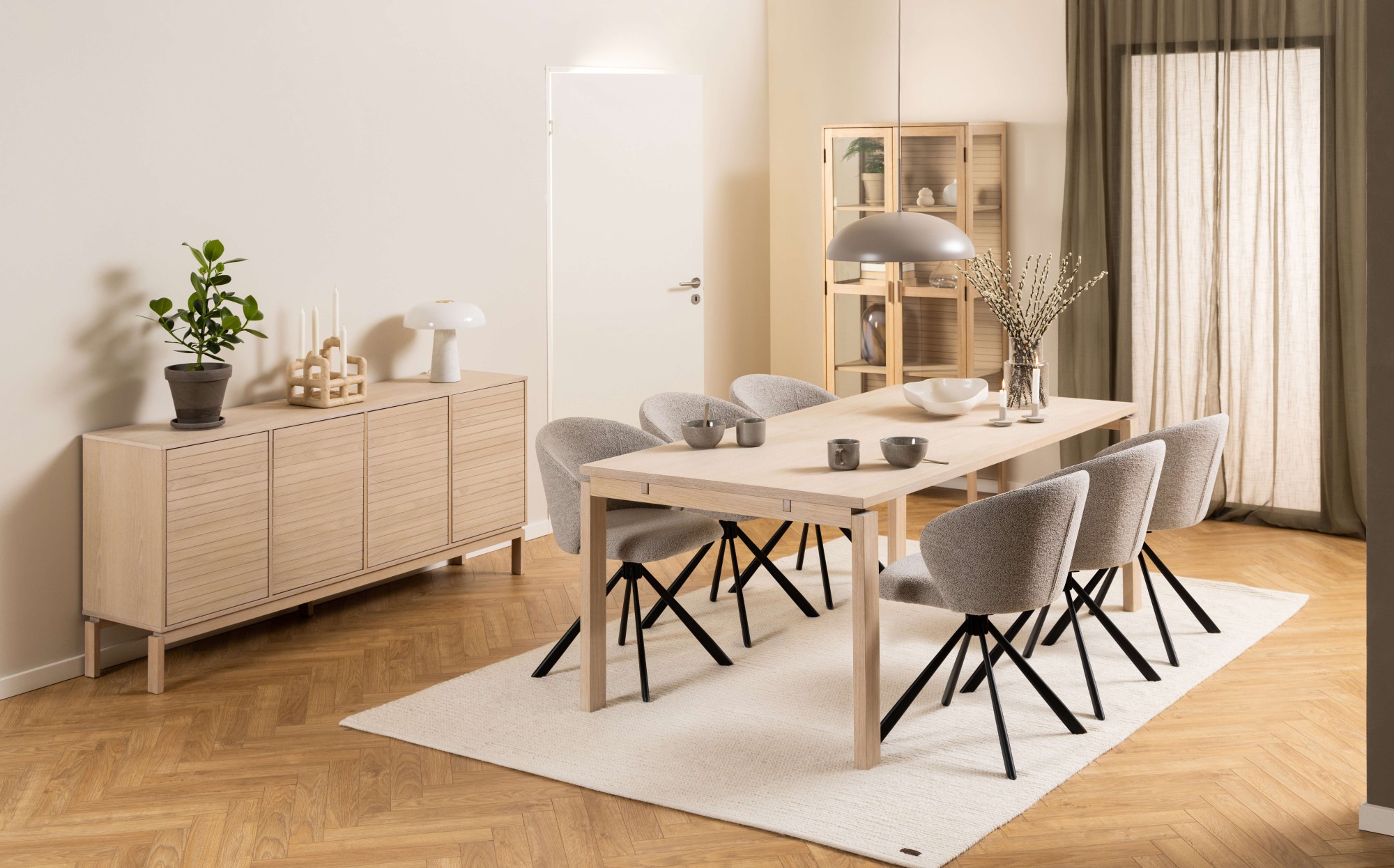 ACTONA GROUP Esszimmerstuhl »Pippa Armlehnstuhl, Drehstuhl,«, Luxus-Microfaser, beiger Stoff, schwarze Stahlbeine, Nähte, Drehbar, 2er-Set.