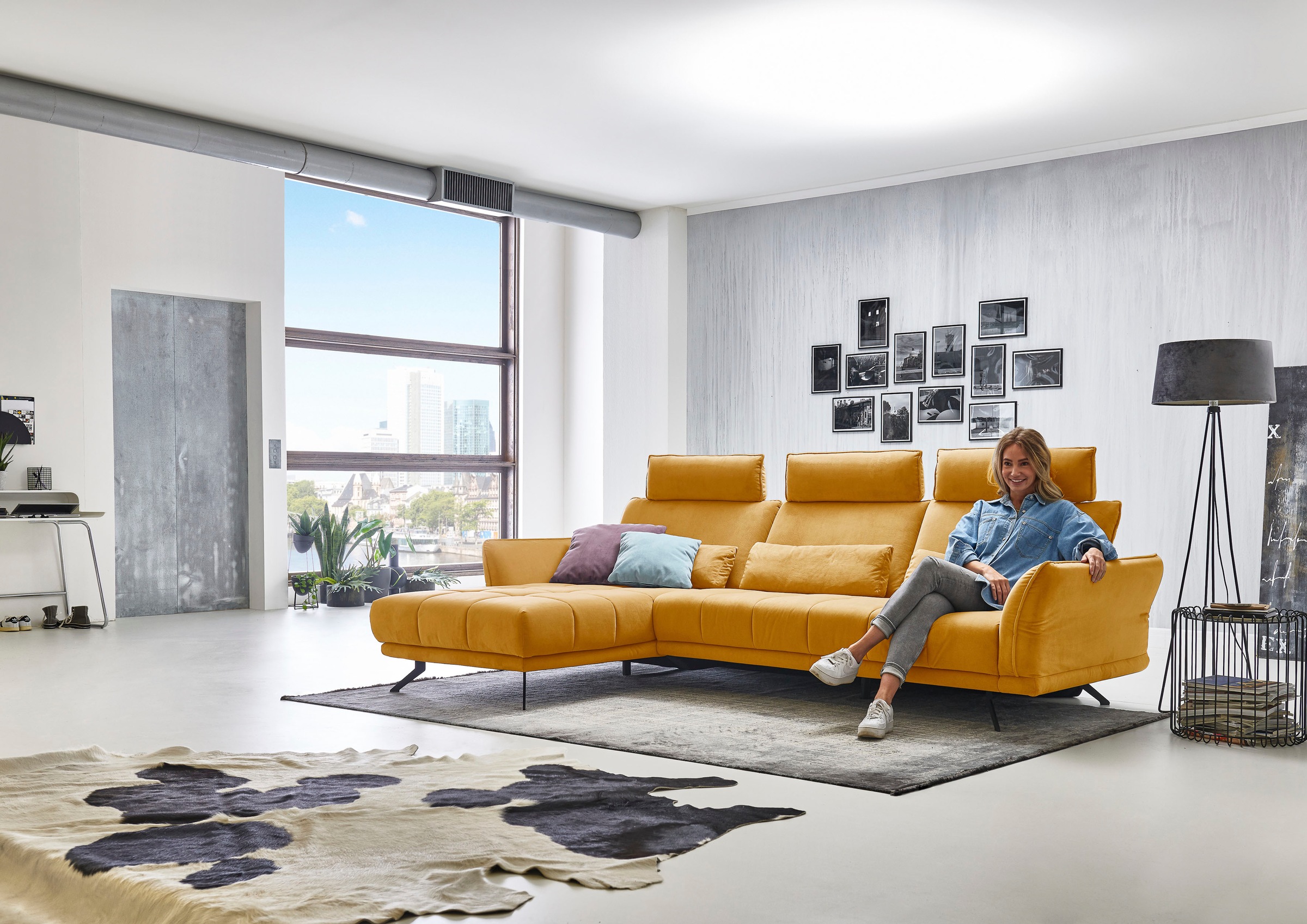 Die PlanBar Ecksofa »MP-IN20041 L-Form«, optional Sitztiefenverstellung und Kopfstützen