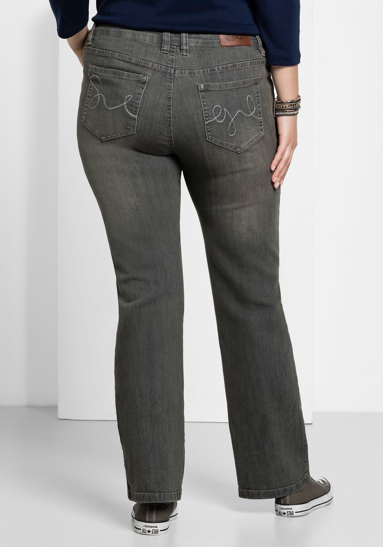 Sheego Bootcut-Jeans »Jeans in 5-Pocket-Form, mit Used-Effekten«