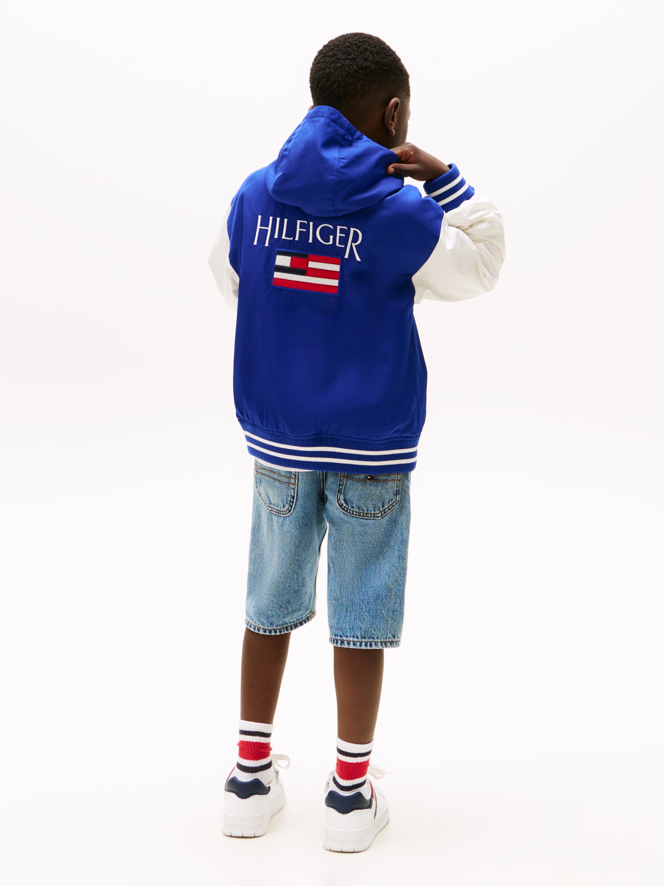 Tommy Hilfiger Bomberjacke »HOODED GRAPHIC BOMBER«, mit Kapuze, mit großem Logo, Kontrast-Streifen