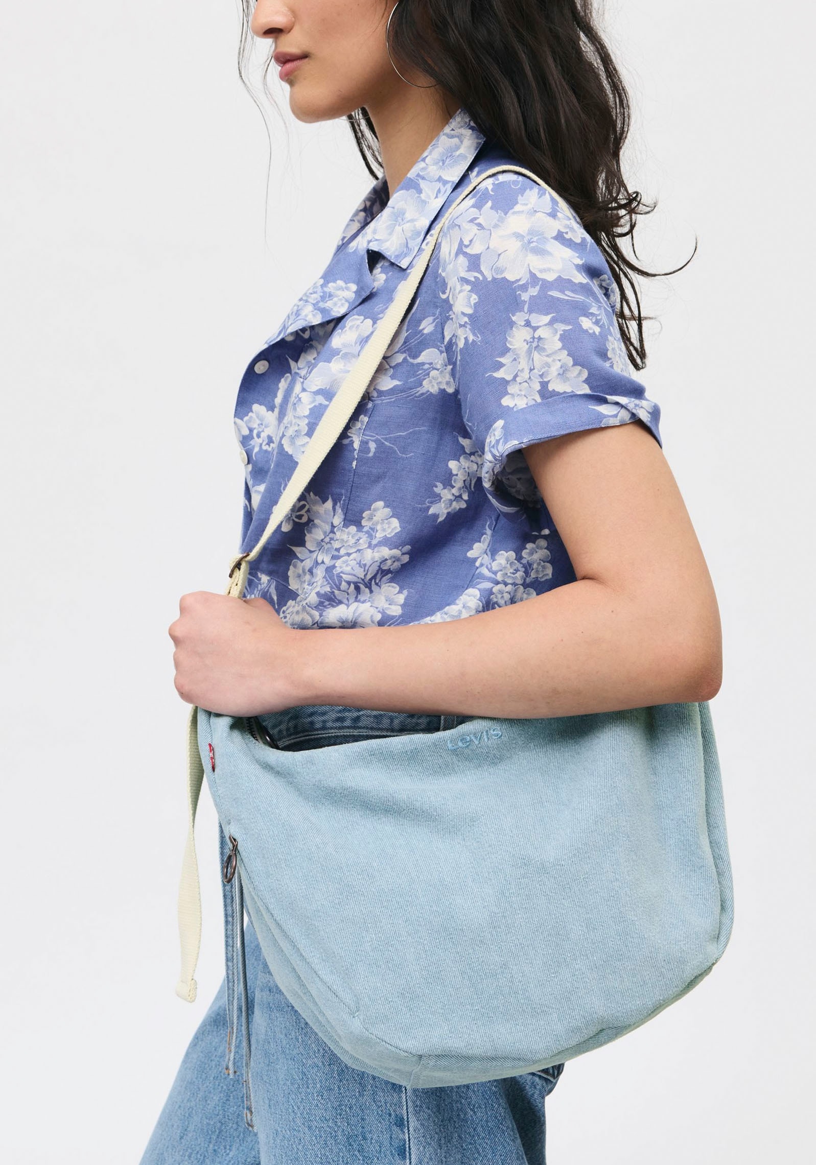 Levi's® Umhängetasche »BROOKLYN MEDIUM SHOULDER BAG« mit Umhängegurt