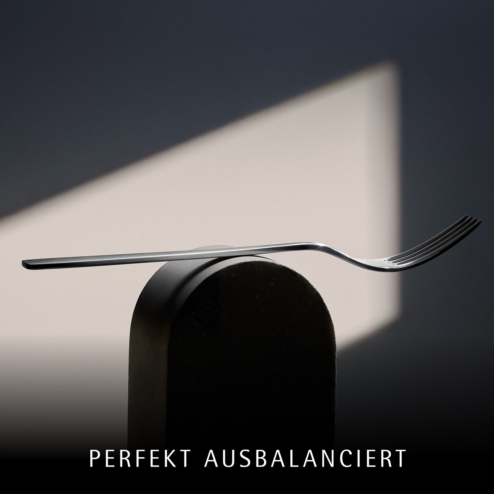 WMF Besteck-Set »Palma in klassisch-stilsicherer Optik, ergonomisch, Wellenschliff« spülmaschinengeeignet, optimale Schärfe, hochwertiger Besteckkasten