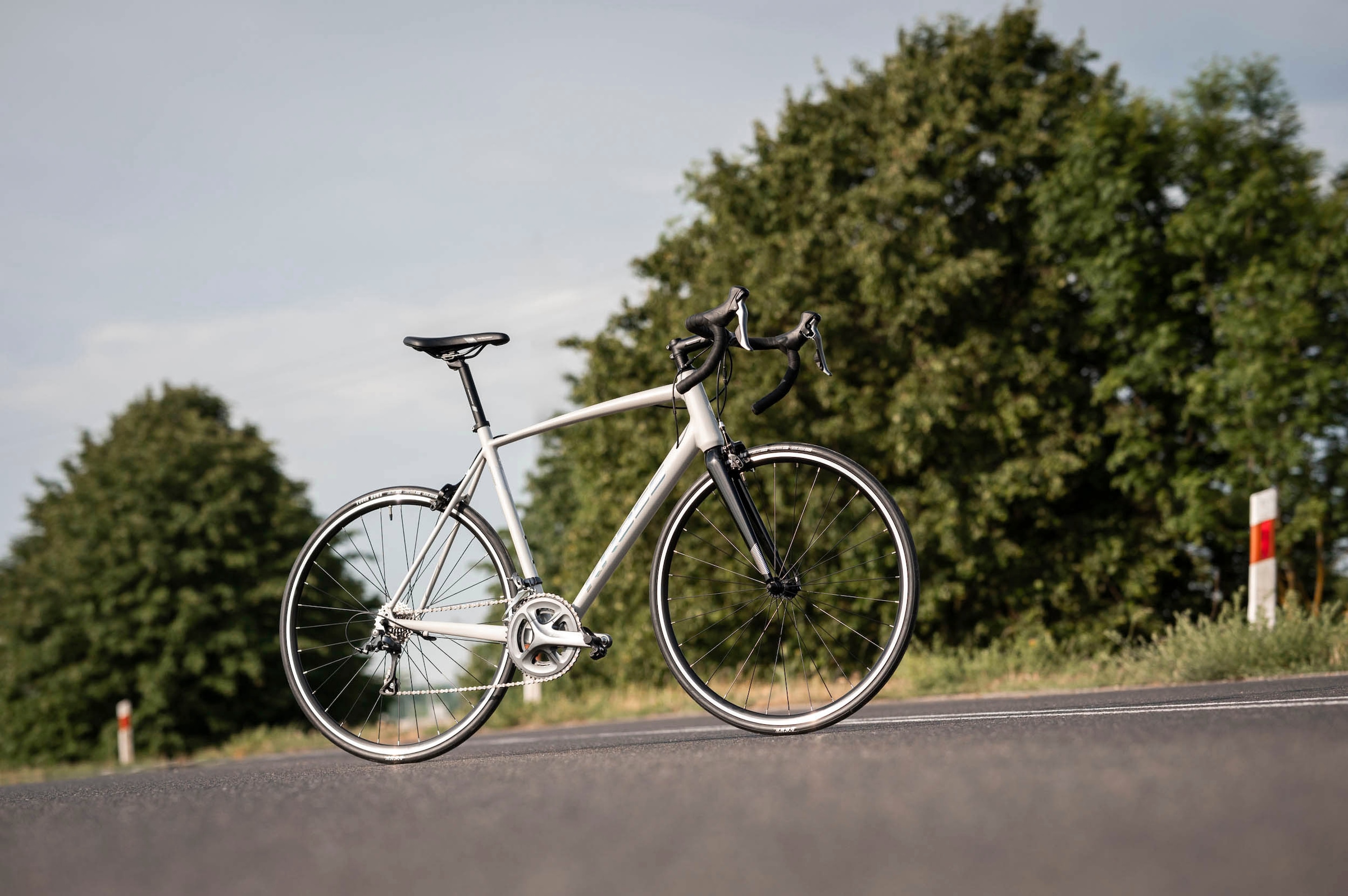 Kross Rennrad »Vento 2.0«, 16 Gang, Shimano, CLARIS R2000 Schaltwerk, Kettenschaltung