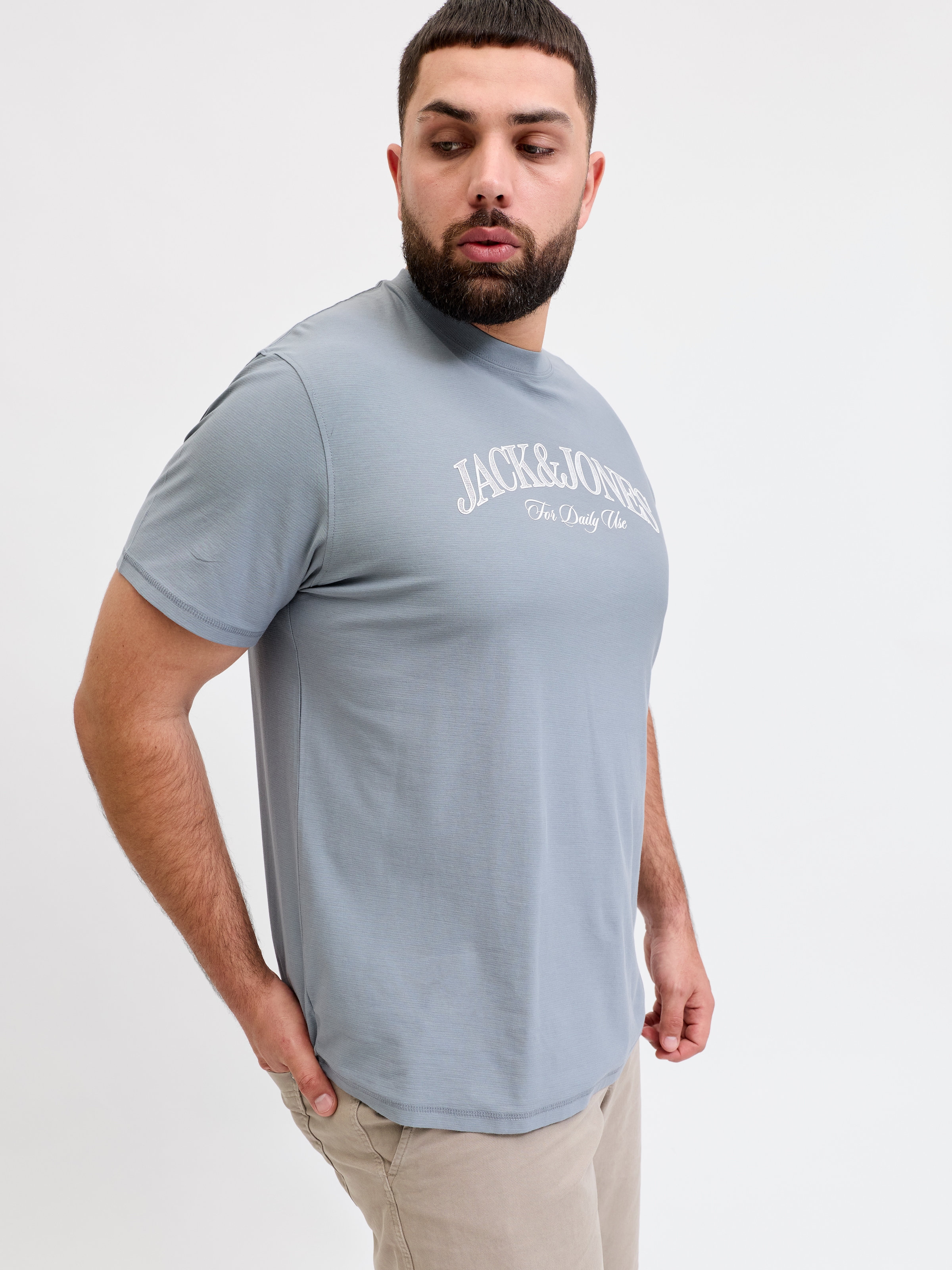 Jack & Jones PlusSize T-Shirt »JORCASSIS BRANDING TEE SS CREW NECK PLS« mit Logo Schriftzug