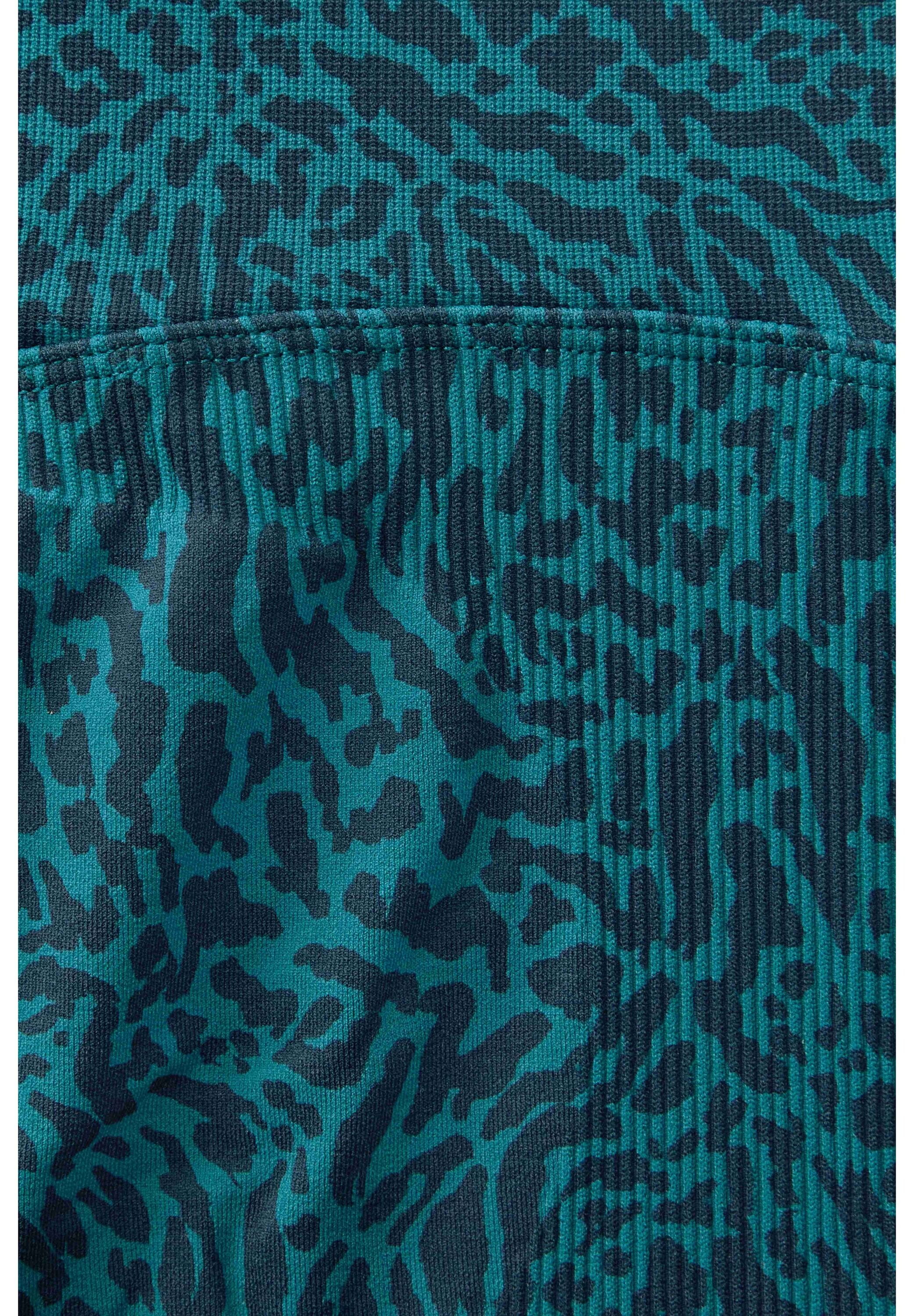 Fabletics Sporthose »Fabletics Shorts SEAMLESS SCRUNCH SHORT 4"«  aus elastischem Material