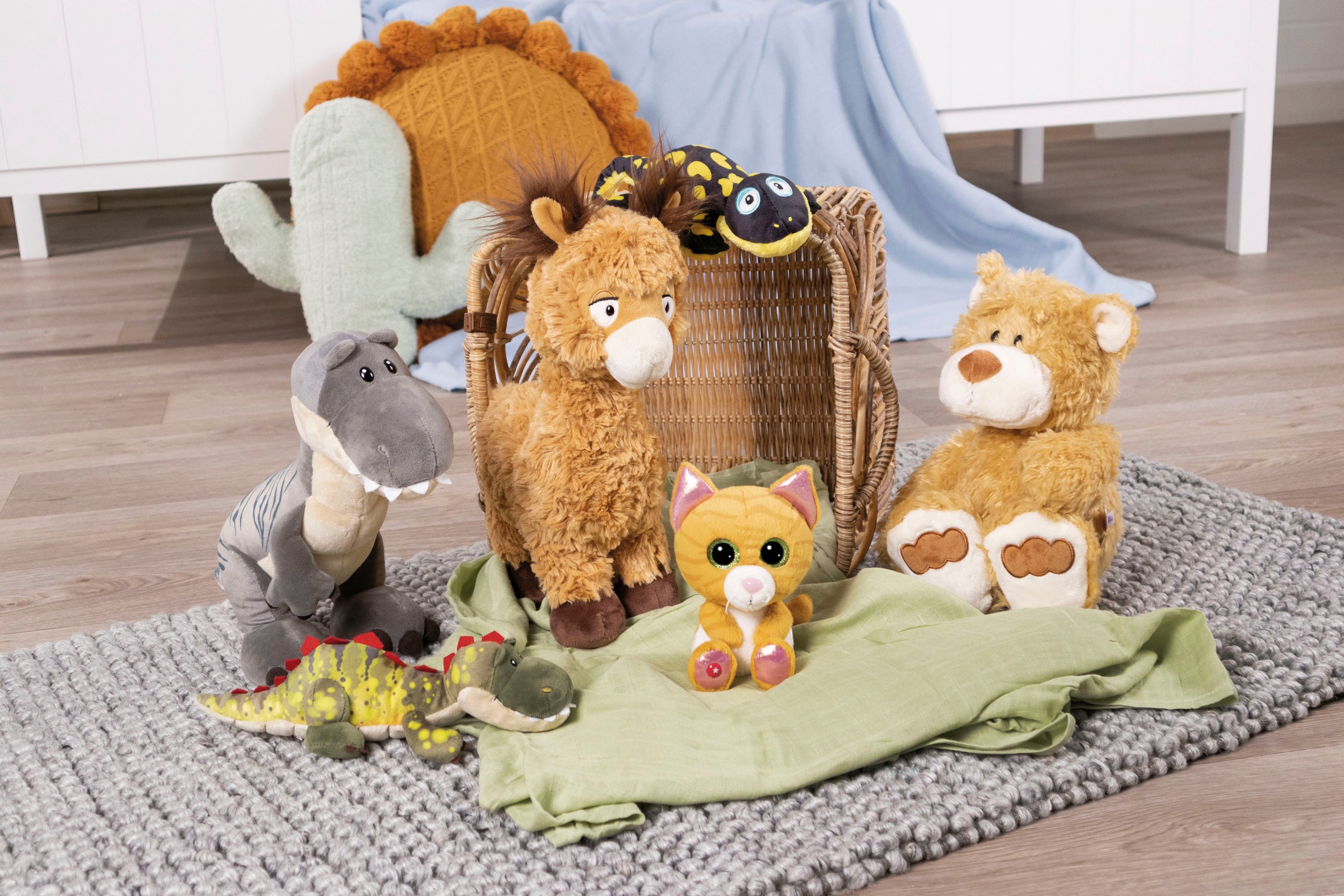 Nici Kuscheltier »Classic Bear, Salamander Don Fuego, 35 cm«, liegend; enthält recyceltes Material