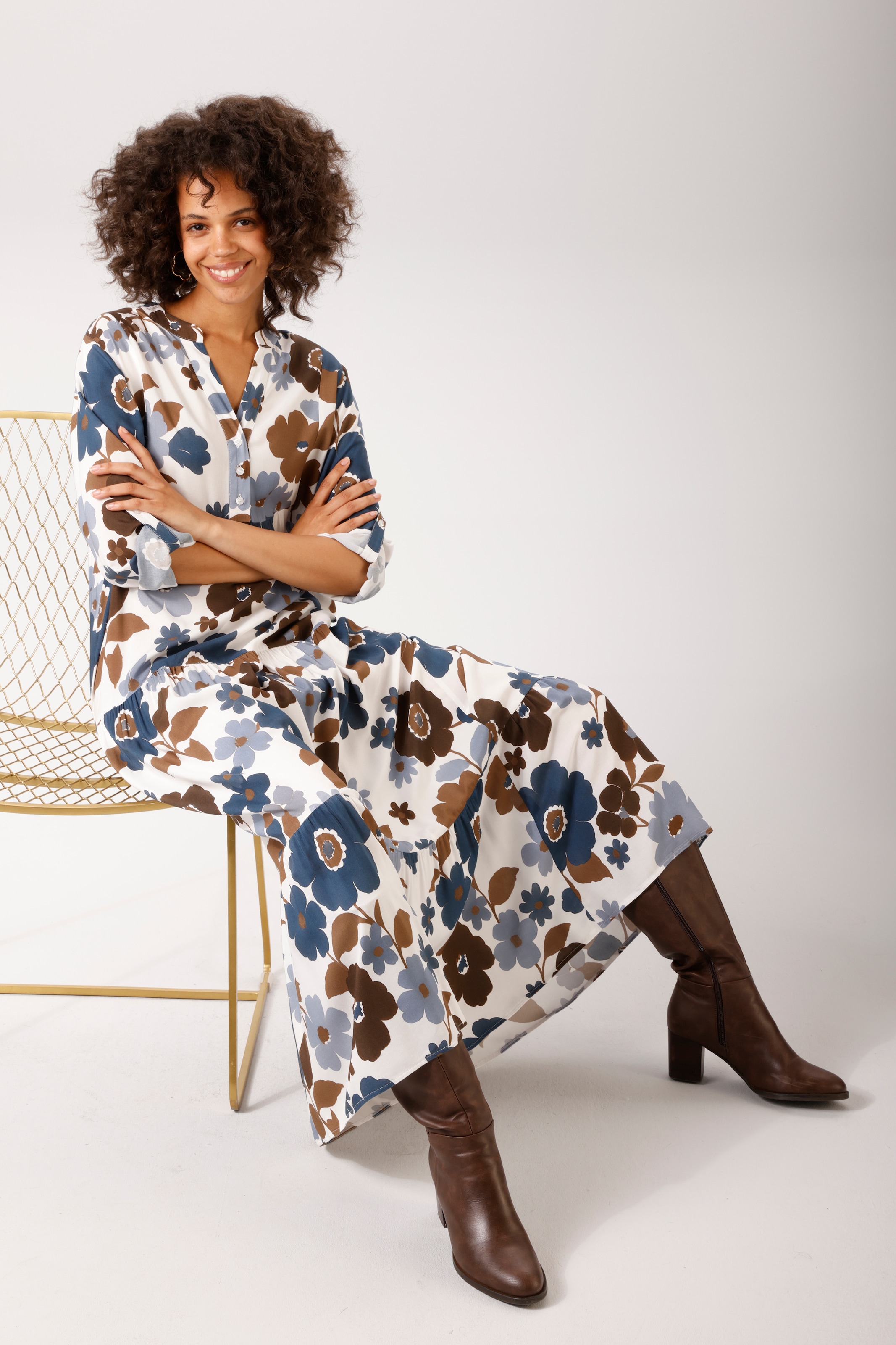 Aniston CASUAL Maxikleid mit großflächigen, grafischen Blumendruck - NEUE KOLLEKTION