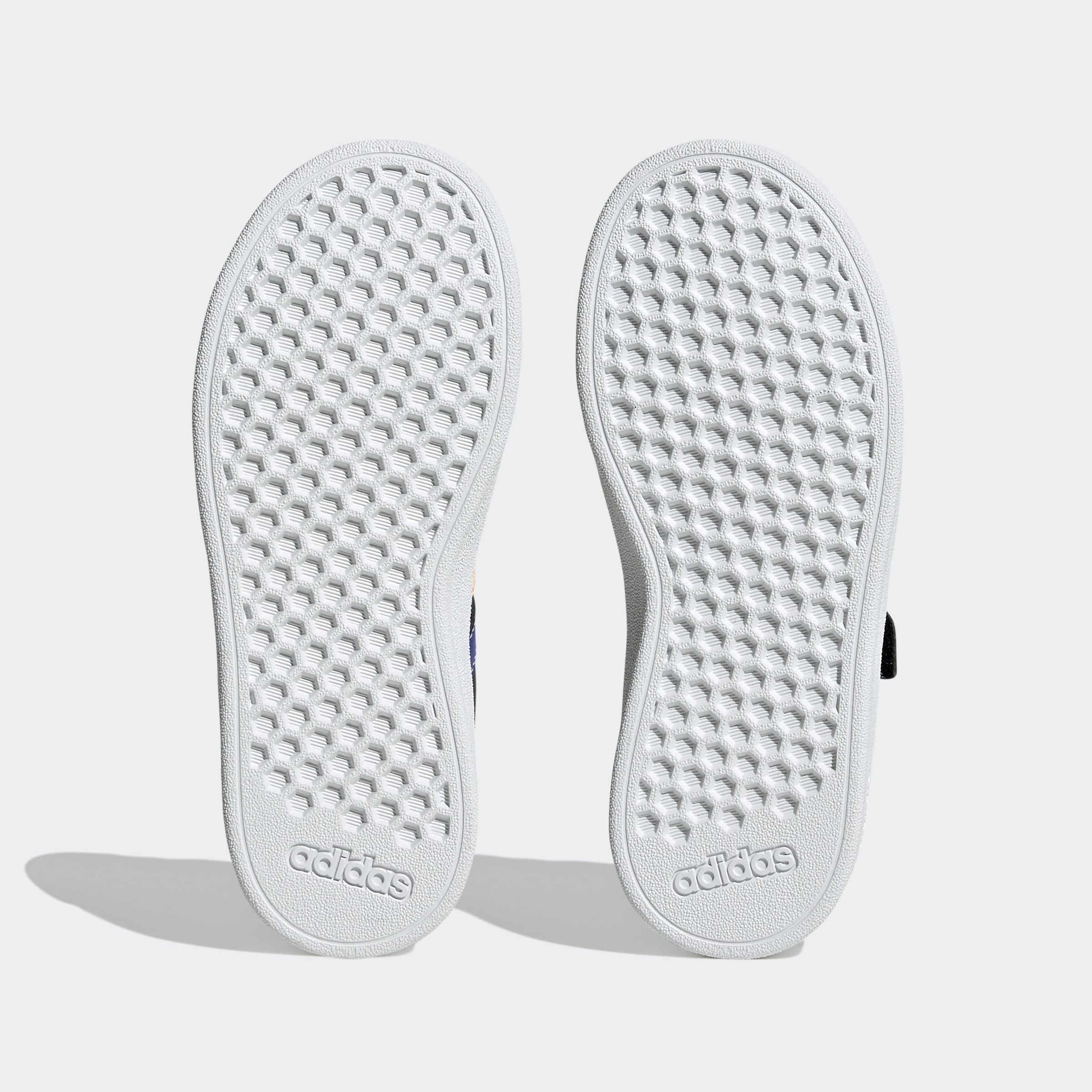 adidas Sportswear Klettschuh »GRAND COURT COURT ELASTIC LACE AND TOP STRAP«, Design auf den Spuren des adidas Superstar