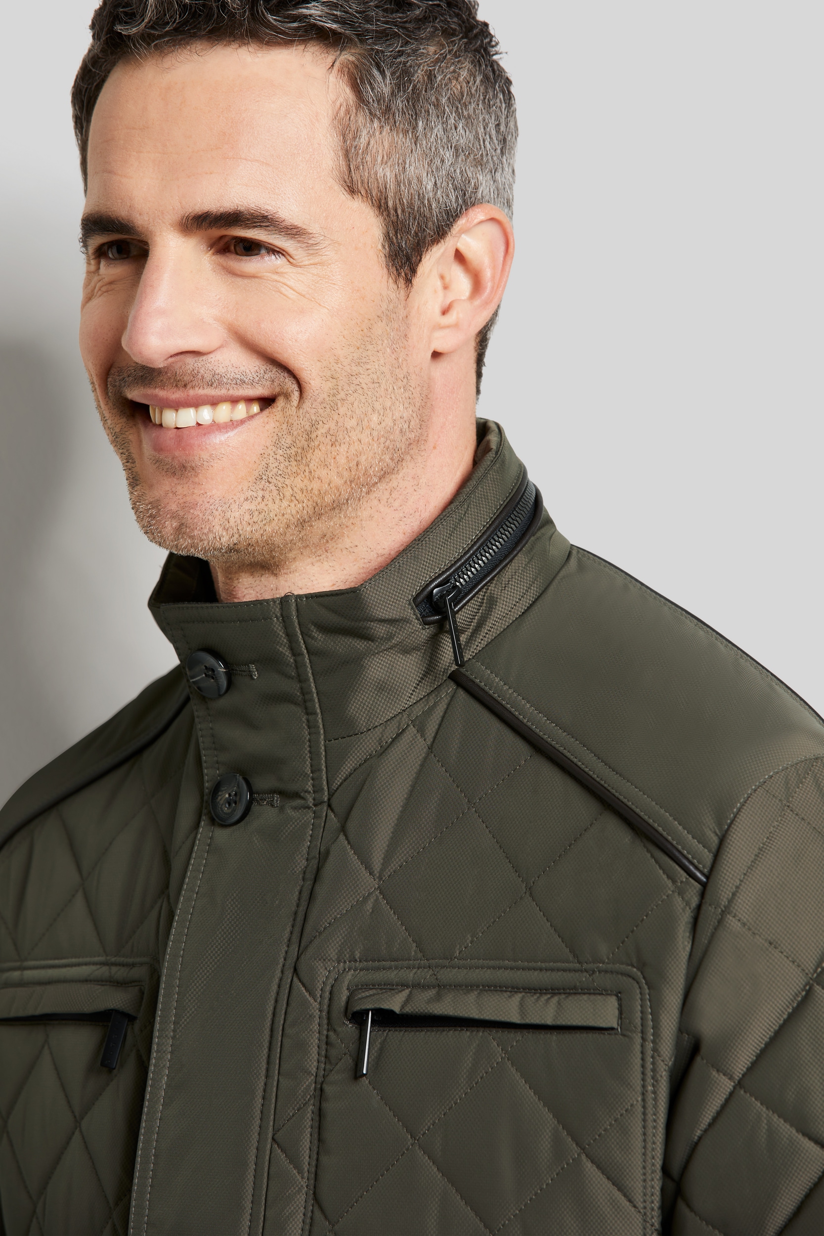 bugatti Kurzjacke ohne Kapuze im Rautenstepp