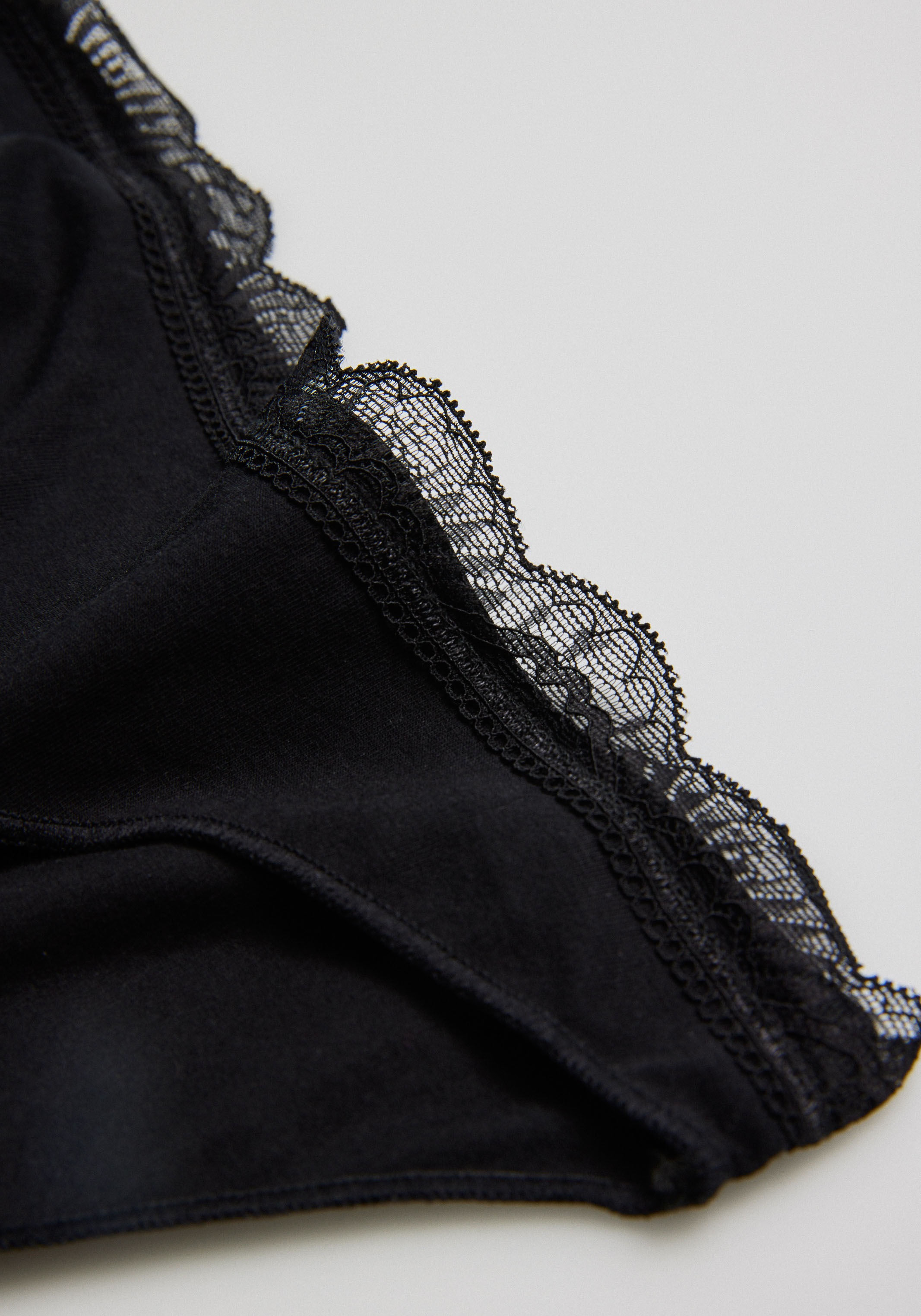 YSABEL MORA Minislip »BASIC COLLECTION COTTON WITH LACE«, (3er Pack), mit feiner Spitze versehen