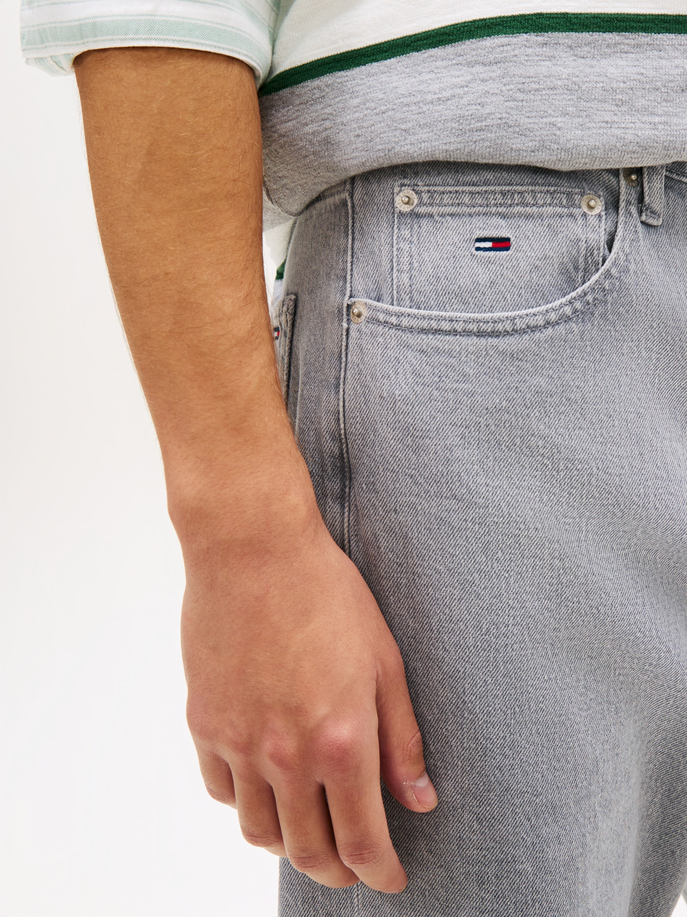 Tommy Jeans Straight-Jeans »OTIS REGULAR« Regular fit mit praktischen Taschen