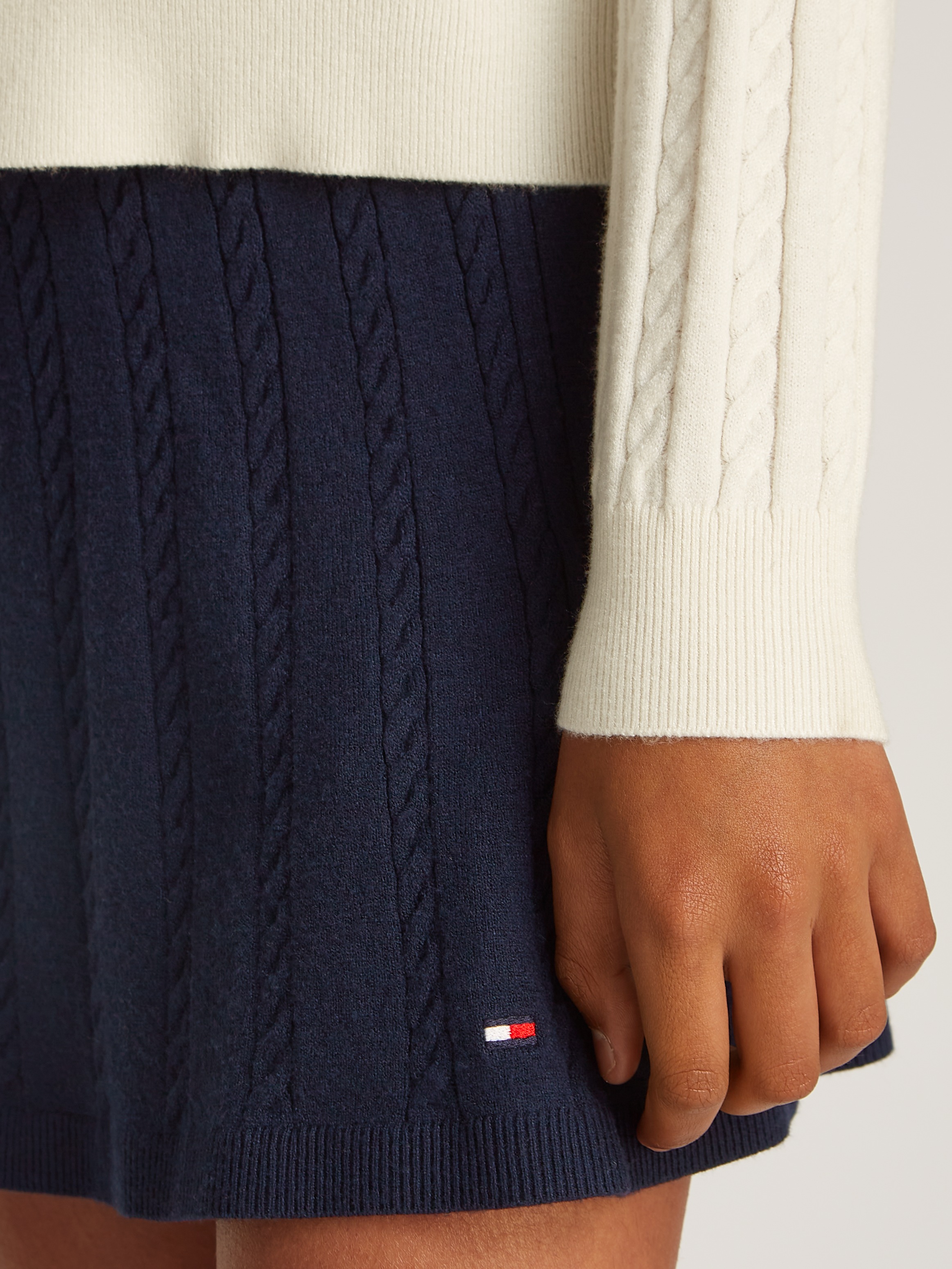Tommy Hilfiger Strickrock »MINI CABLE SKIRT« mit kleinem Zopfmuster