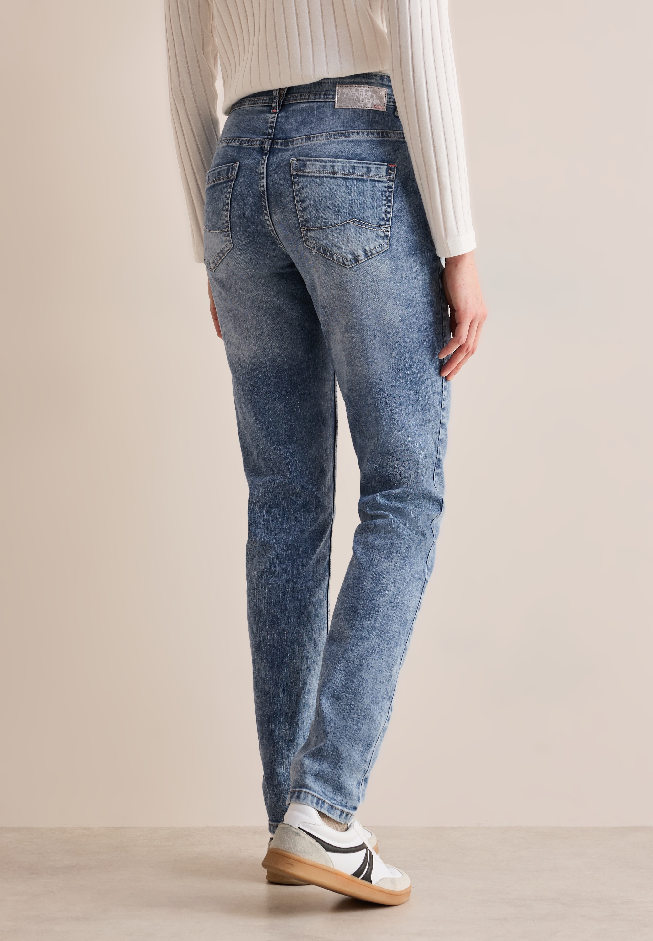 Cecil Slim-fit-Jeans »Style Scarlett«, in leichter Moonwashed-Optik