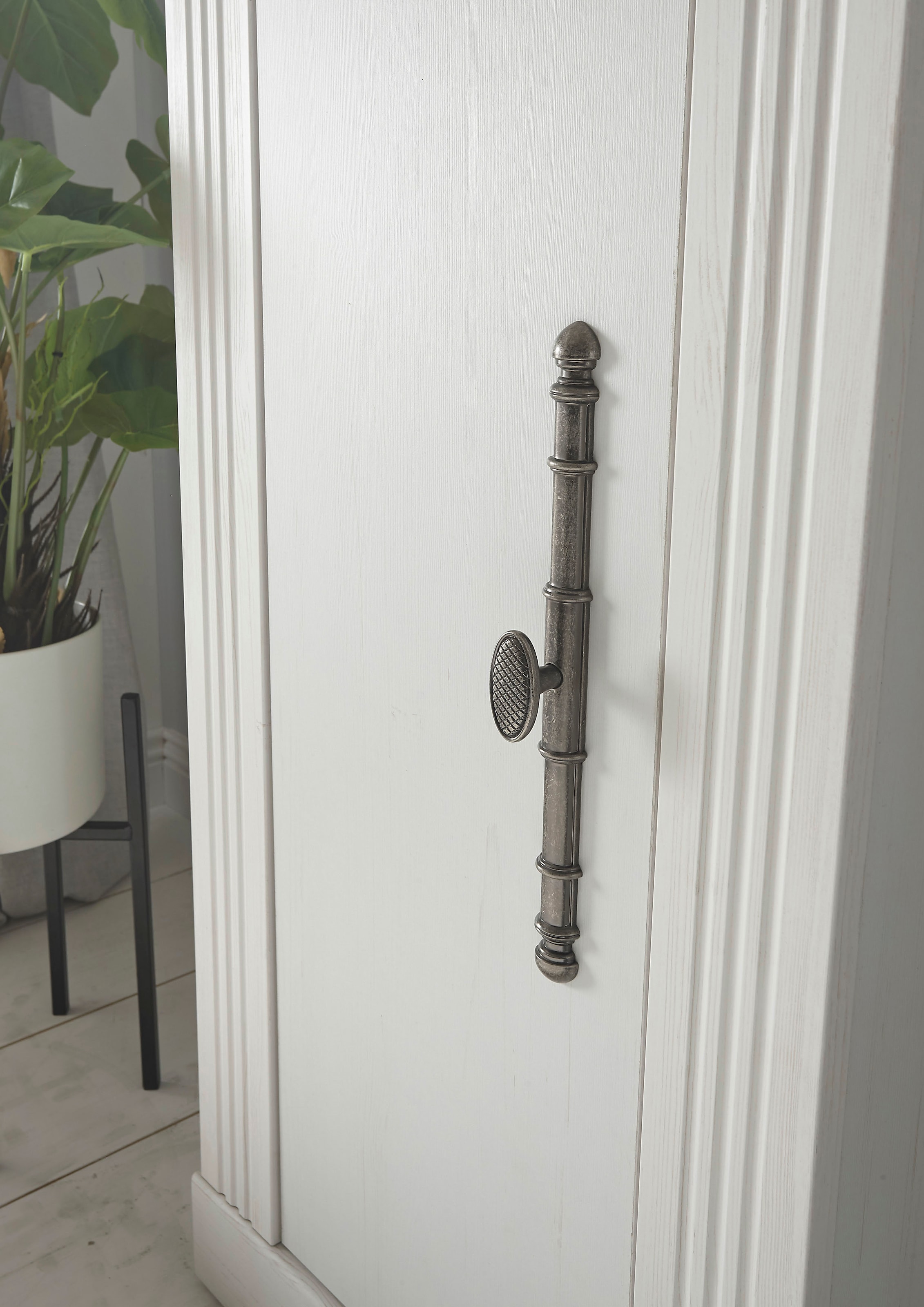 OTTO home Midischrank »WESTMINSTER, Badschrank im Landhausstil, Schrank mit Metallgriffen« in 2 Farben verfügbar, mit offenen Fächern und Stauraum