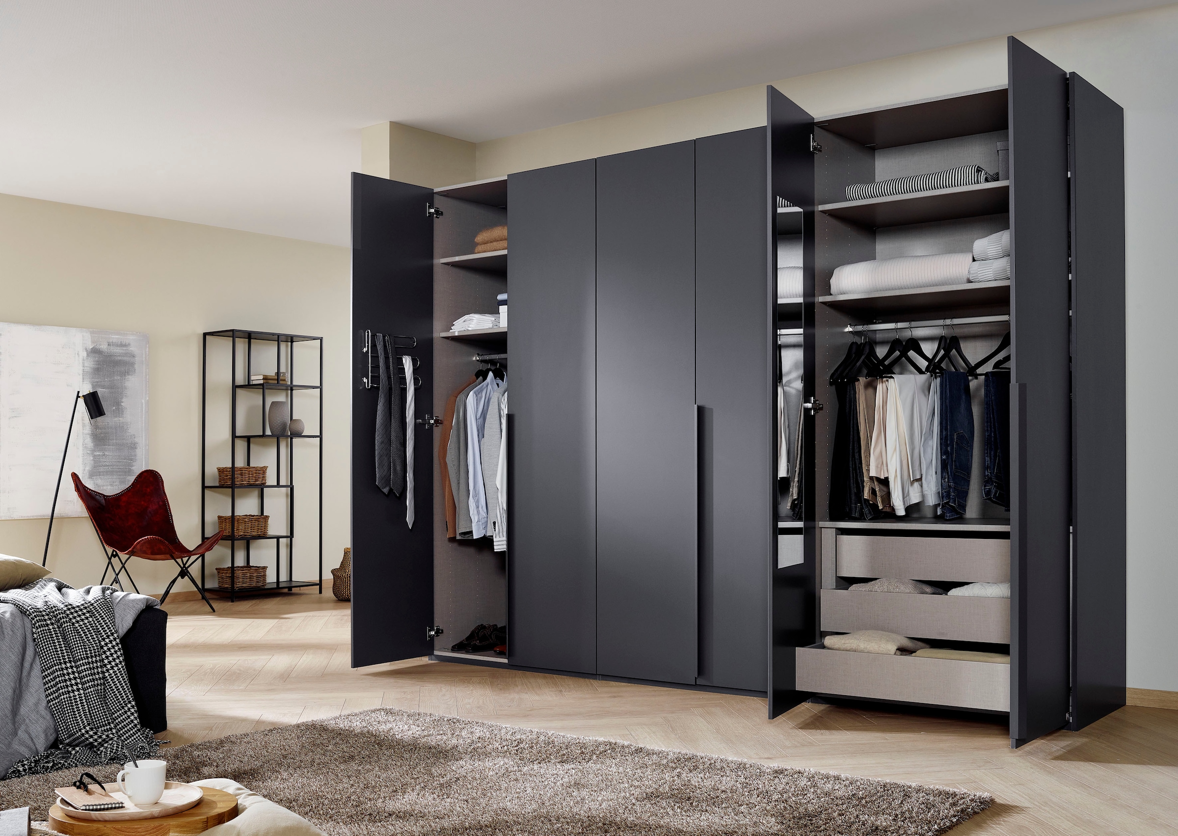rauch Drehtürenschrank »Purisma Kleiderschrank Schlafzimmerschrank Schrank«, mit umfangreicher Innenausstattung