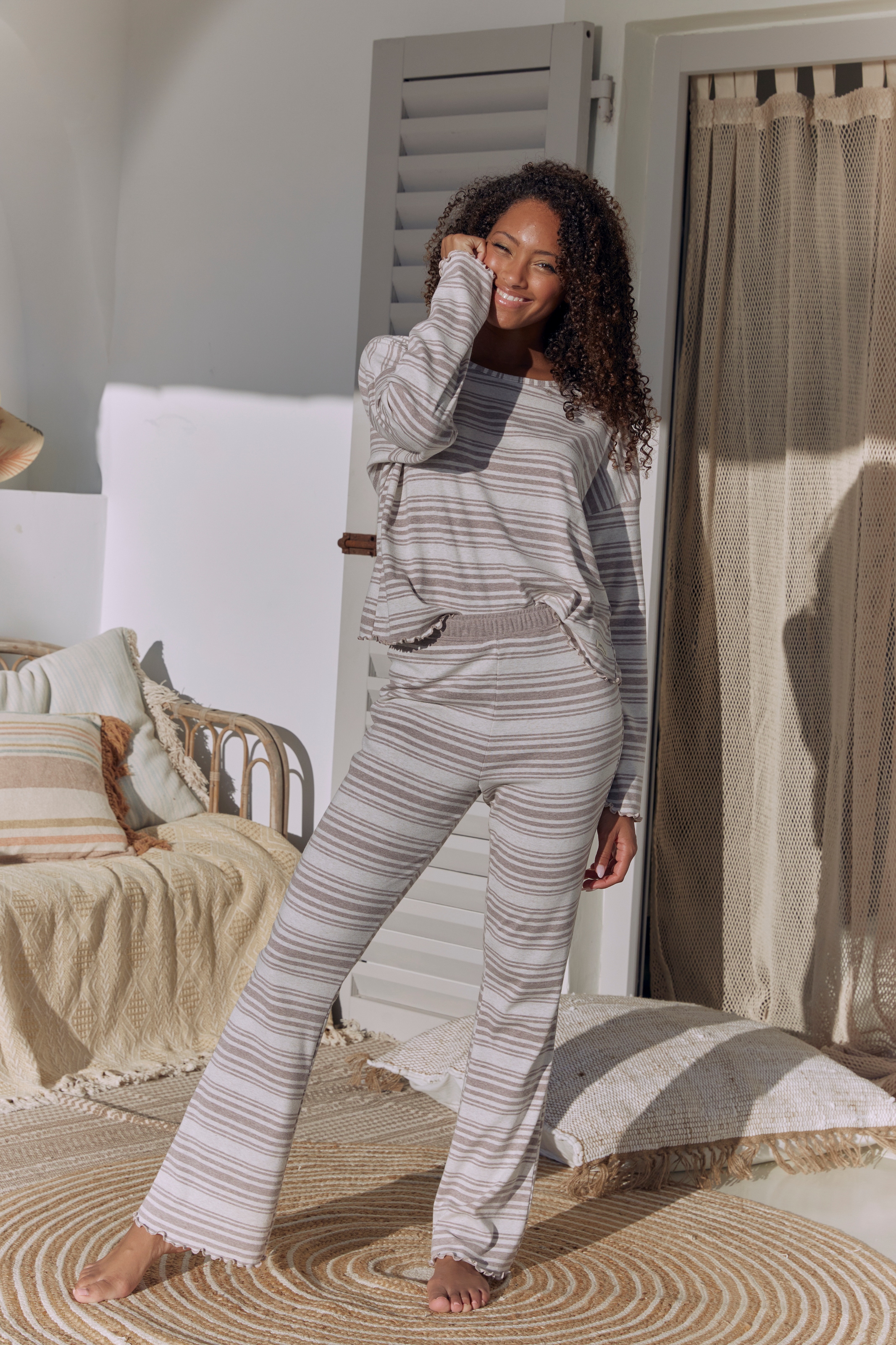 s.Oliver Pyjamaoberteil 1-teilig,  mit Babylock-Details