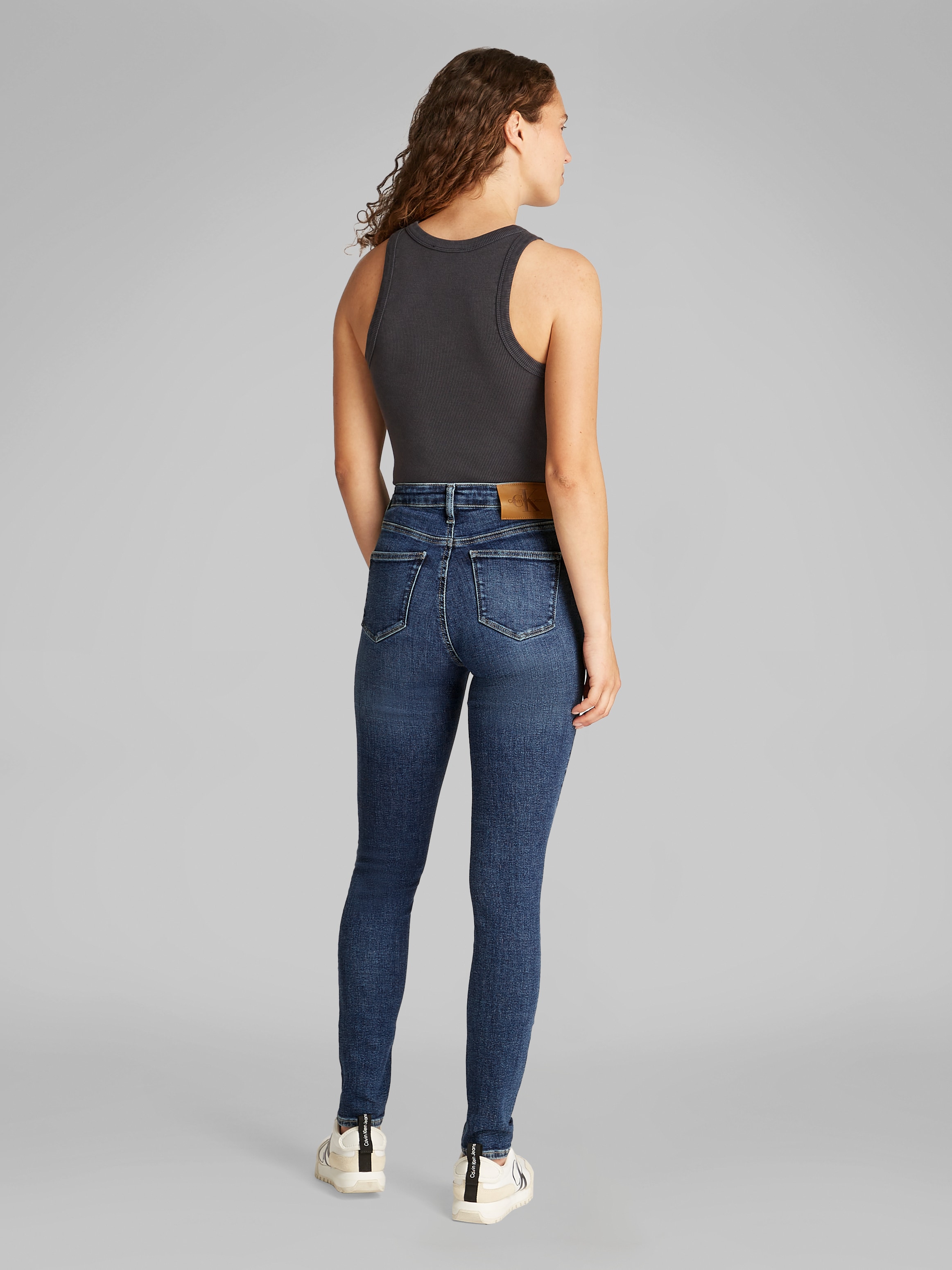 Calvin Klein Jeans Skinny-fit-Jeans »HIGH RISE SKINNY«, in dunkelblauer Waschung