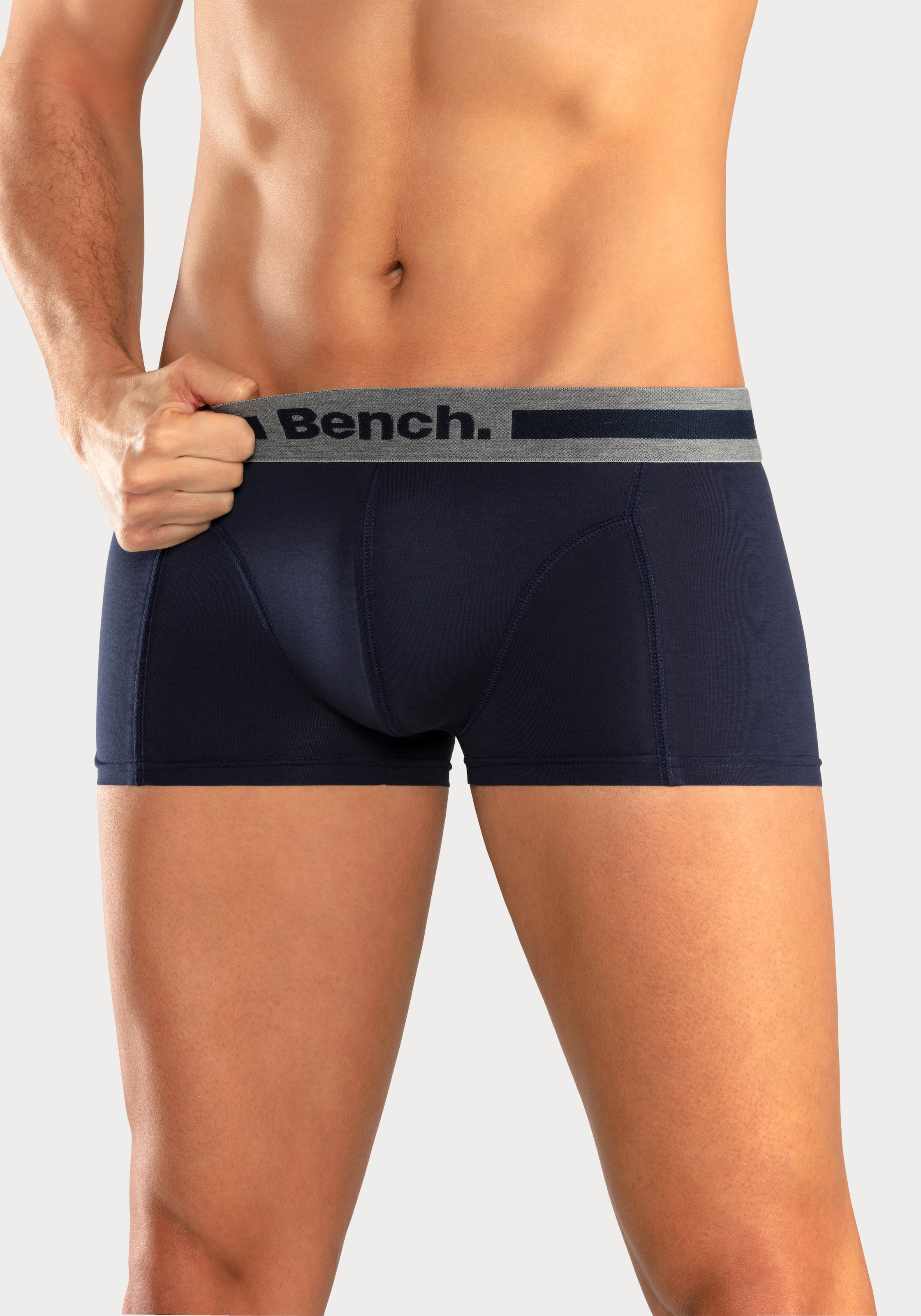 Bench. Hipster, (Packung, 4 St.), knapp sitzende Boxershorts aus Baumwollmischung