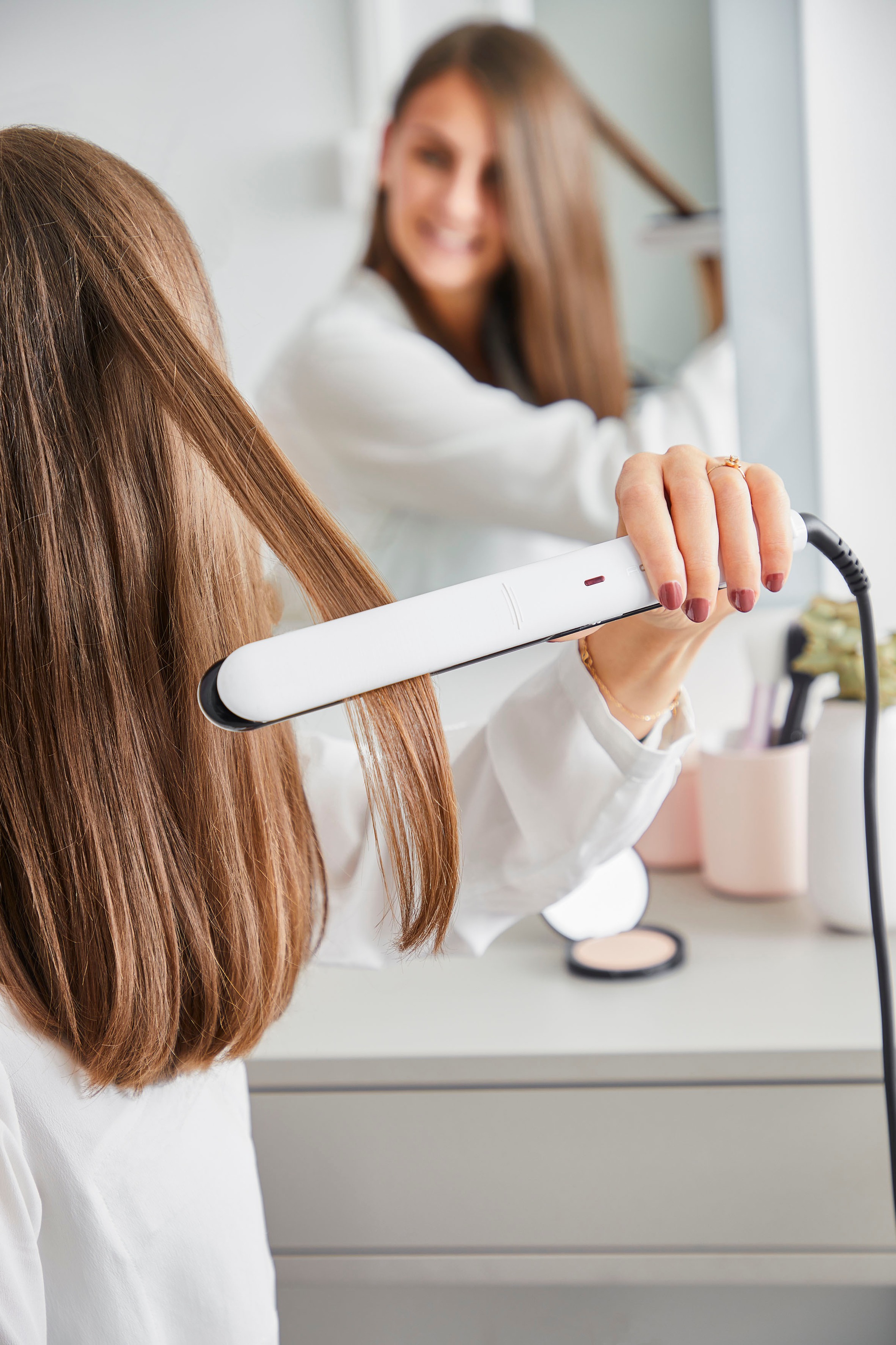 Rowenta Glätteisen »Optiliss Haarglätter, bis 230°C, Keramikbeschichtung,« Keramik-Beschichtung 10 Temperatureinstellungeen, Aufheizen in 30 Sek., weiß, SF3210