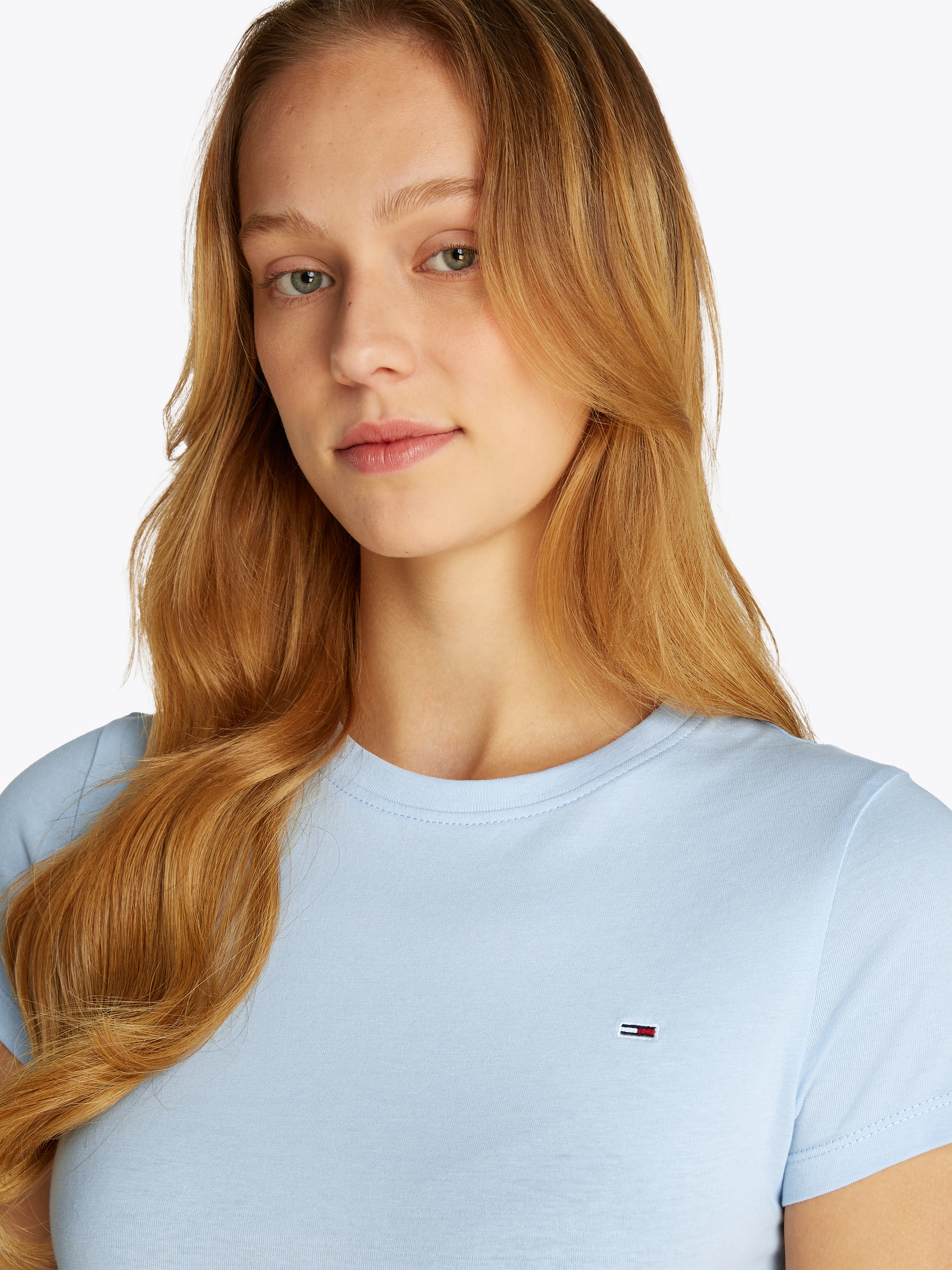 Tommy Jeans T-Shirt »TJW SLIM C-NECK TEE«, mit Logo-Stickerei
