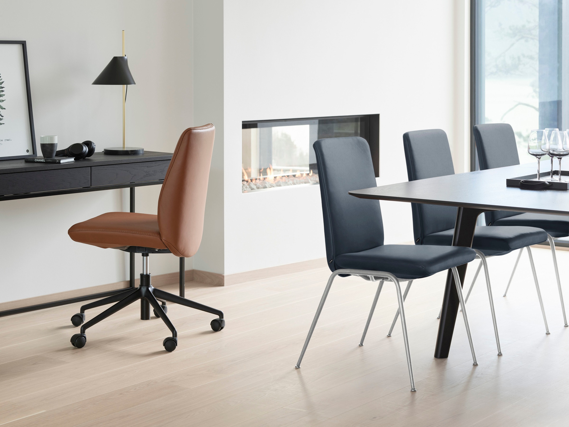 Stressless® Polsterstuhl »Laurel«, Microfaser DINAMICA, Low Back, Größe M, mit Beinen aus Stahl in Schwarz matt