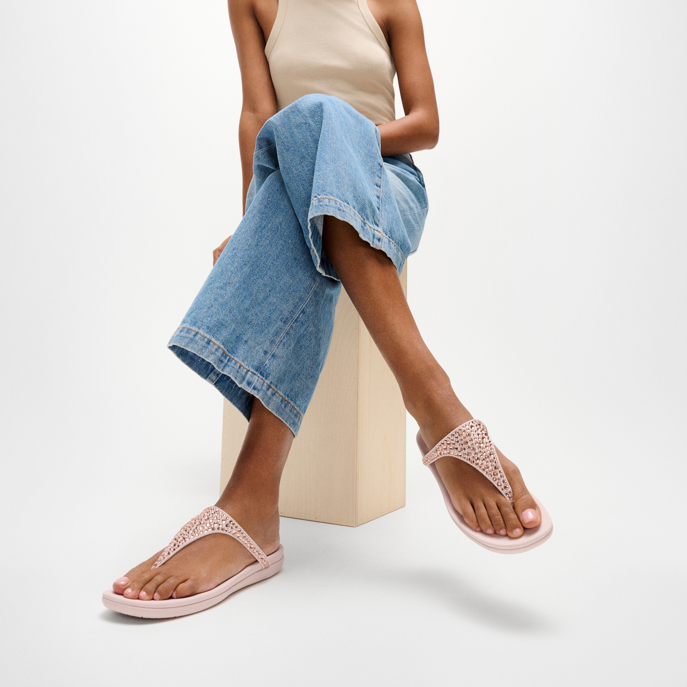 Fitflop Zehentrenner »SOLAY MIXED-CRYSTAL TOE-POST SANDALS«  Dianette, Schlupfschuh, Sommerschuh mit edlem Glitter